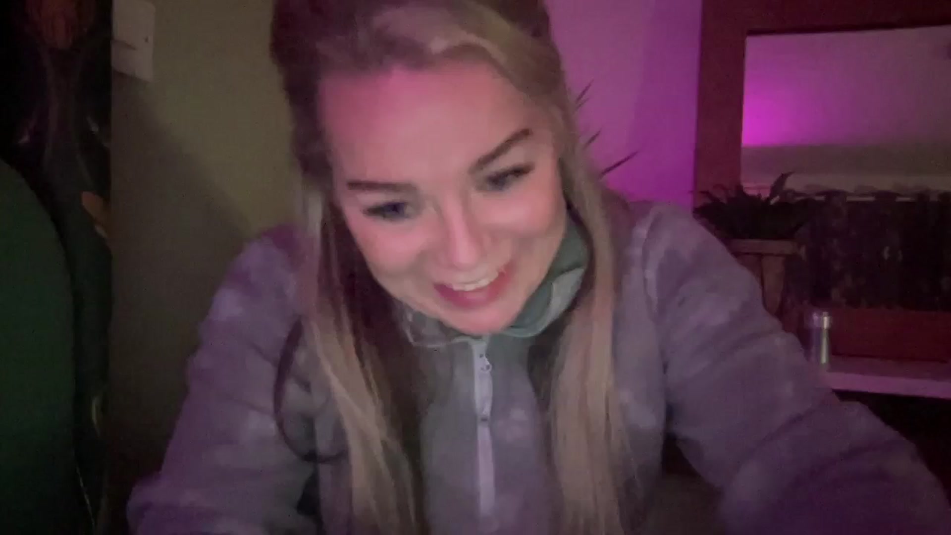 Gallery image thumbnail from LaraBirthday's myfreecams stream on, 01/02/2024, 23:55 image 14 of 20