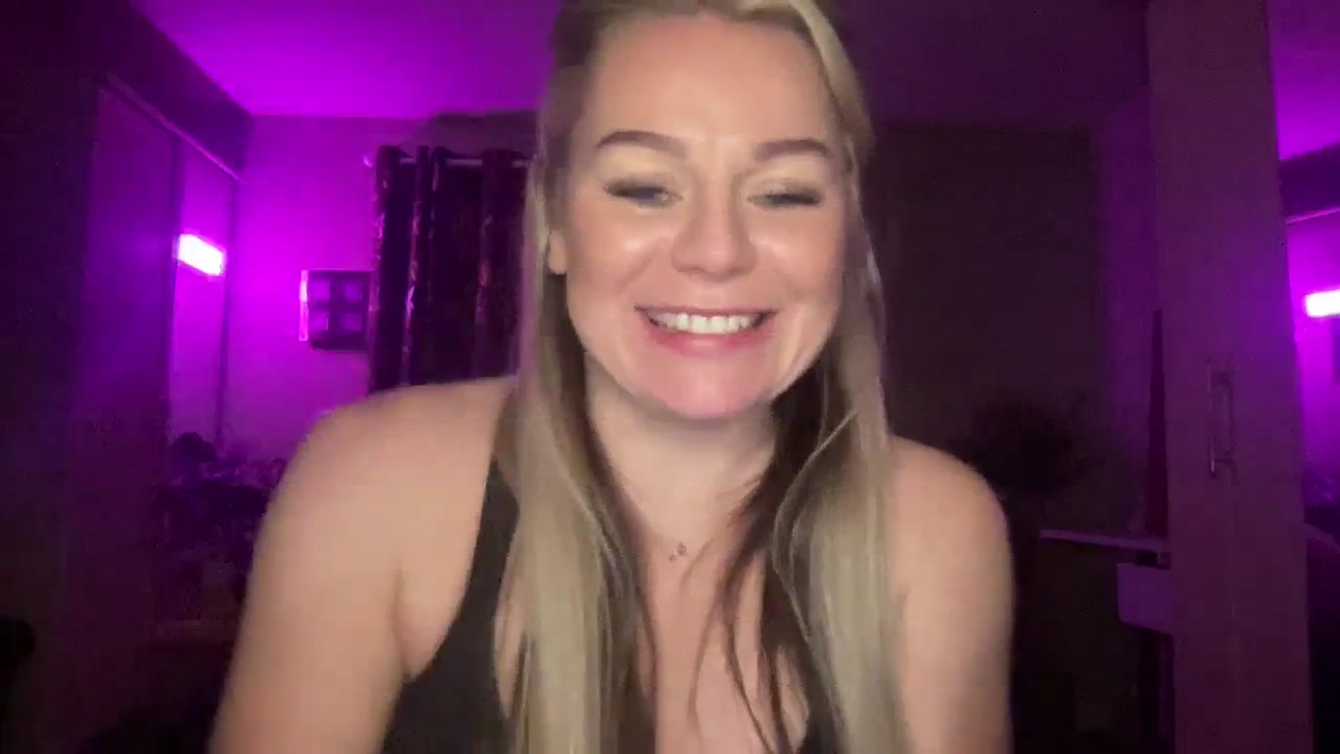 Gallery image thumbnail from LaraBirthday's myfreecams stream on, 01/02/2024, 23:55 image 7 of 20