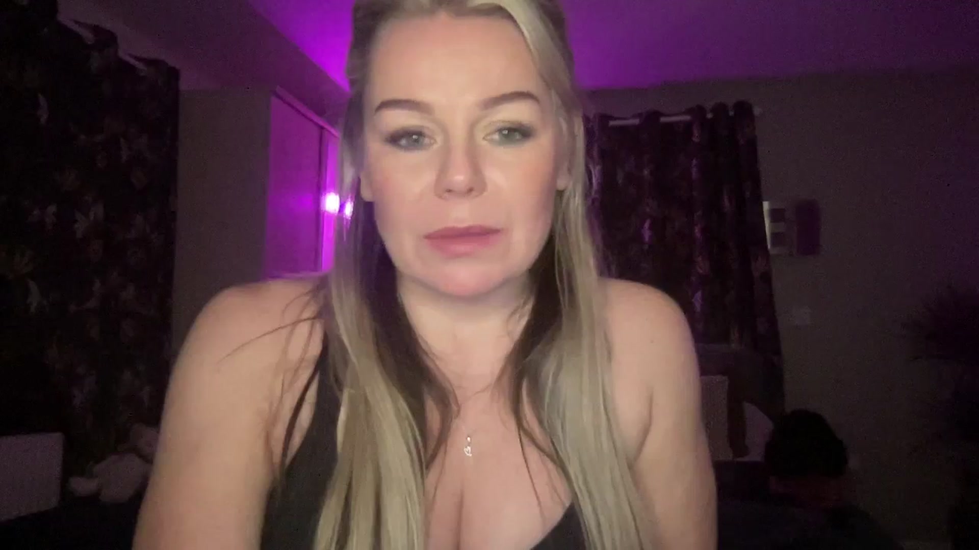 Gallery image thumbnail from LaraBirthday's myfreecams stream on, 01/02/2024, 23:55 image 17 of 20