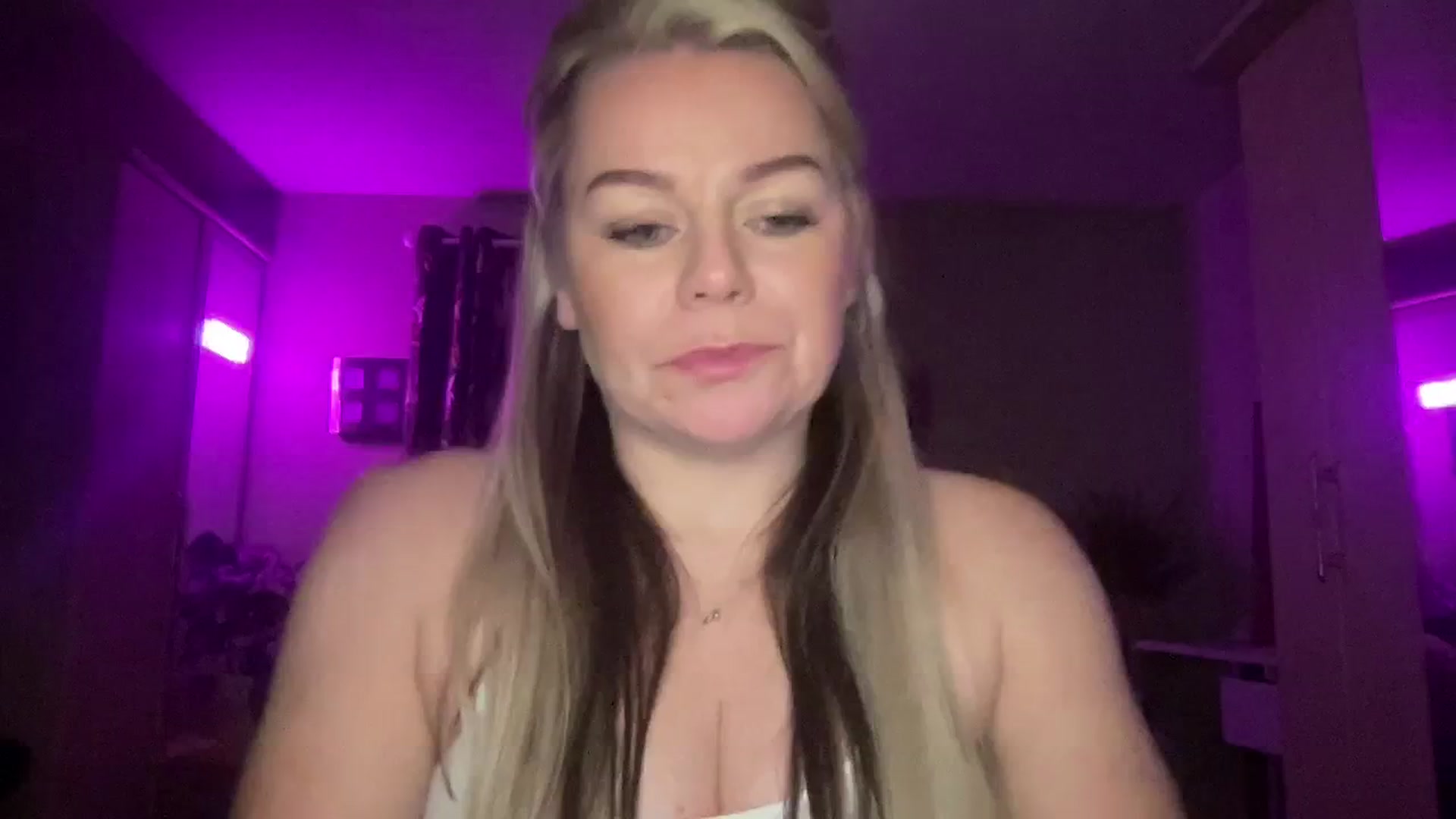 Gallery image thumbnail from LaraBirthday's myfreecams stream on, 01/02/2024, 23:55 image 1 of 20