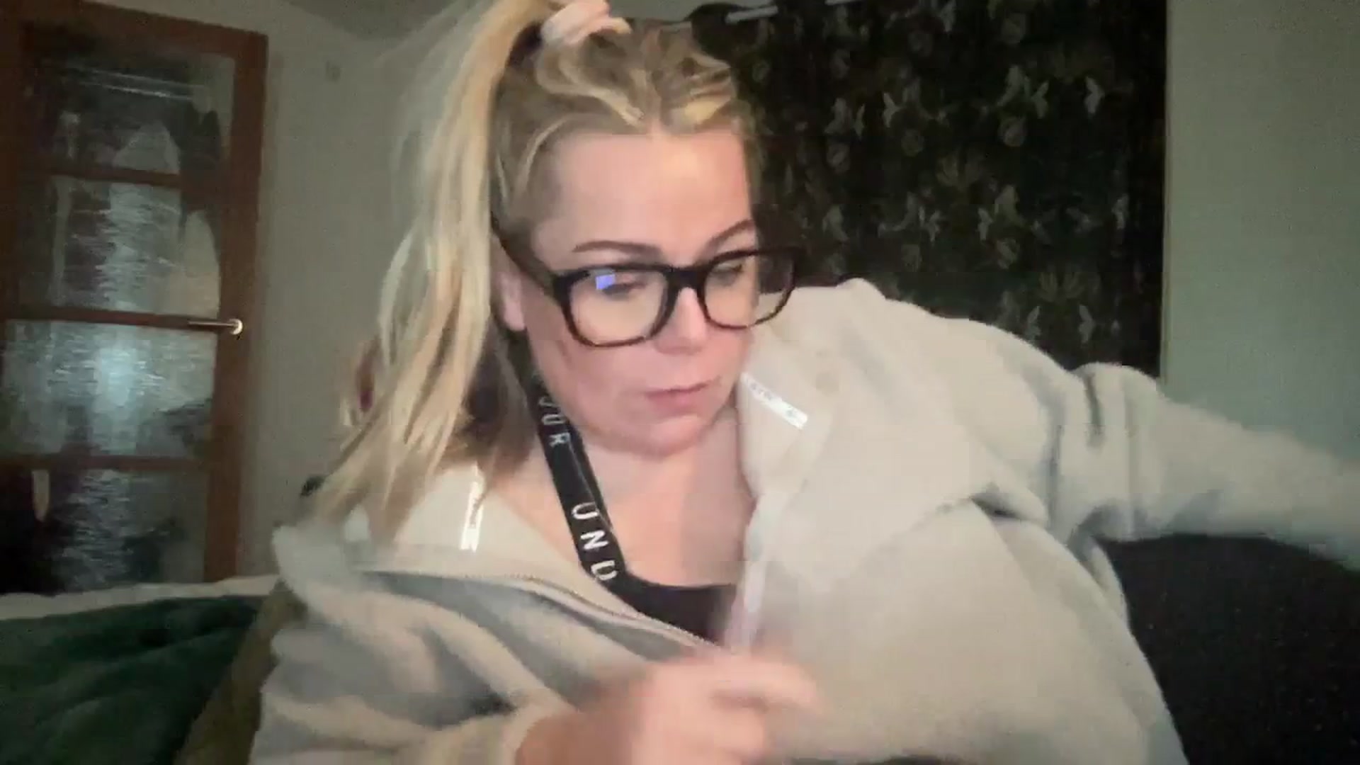 Gallery image thumbnail from LaraBirthday's myfreecams stream on, 01/04/2024, 21:50 image 3 of 20