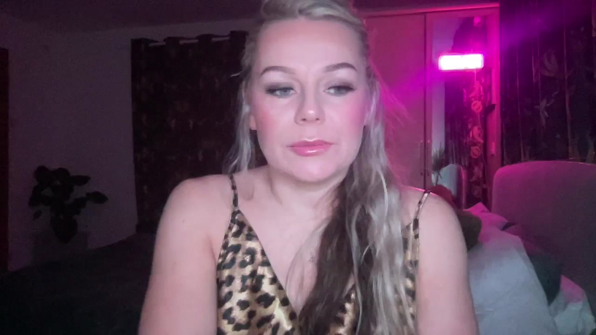 Gallery image thumbnail from LaraBirthday's myfreecams stream on, 01/07/2024, 22:02 image 11 of 20