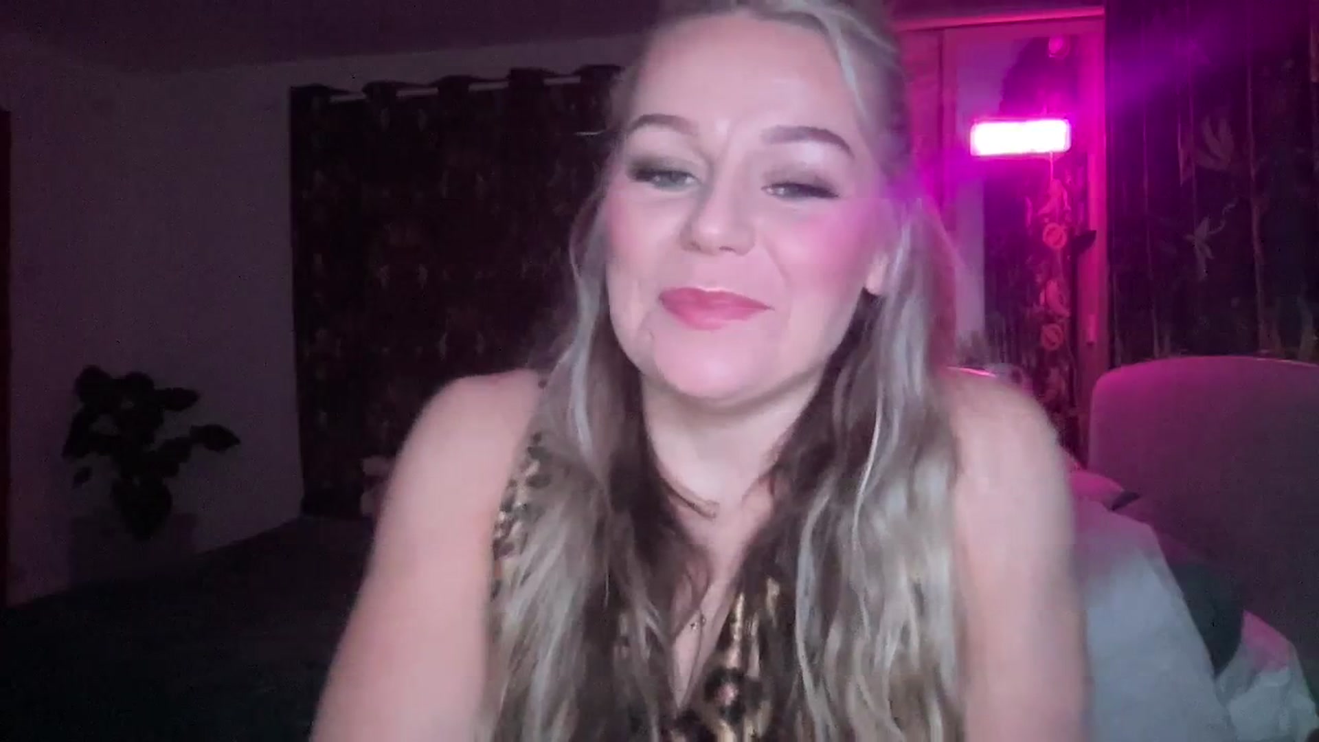 Gallery image thumbnail from LaraBirthday's myfreecams stream on, 01/07/2024, 22:02 image 15 of 20