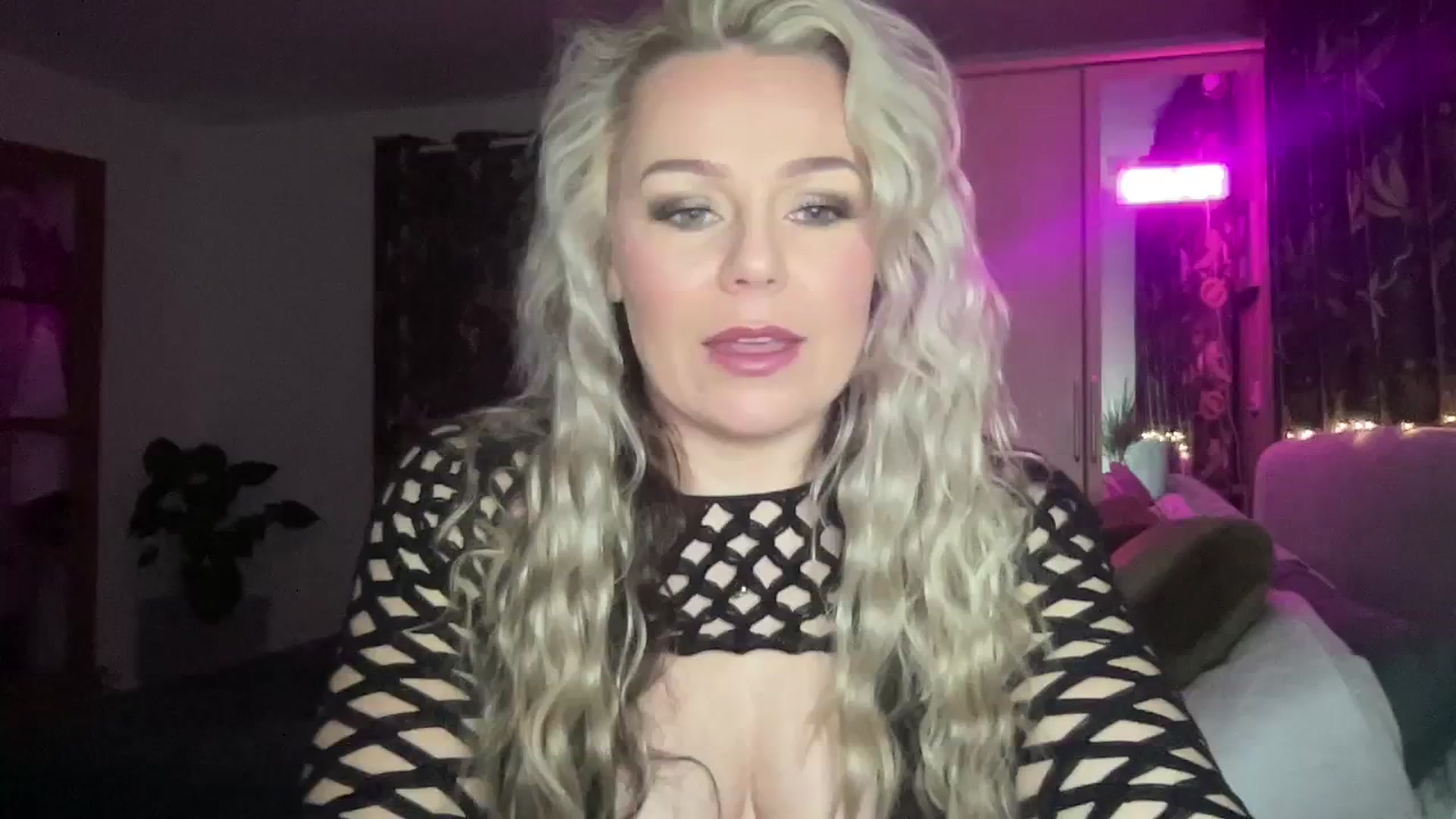Gallery image thumbnail from LaraBirthday's myfreecams stream on, 01/08/2024, 20:56 image 3 of 20