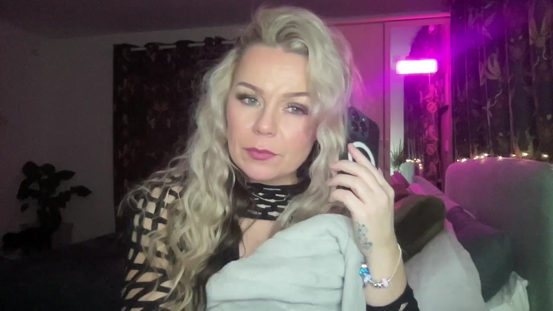 Gallery image thumbnail from LaraBirthday's myfreecams stream on, 01/08/2024, 22:58 image 15 of 20