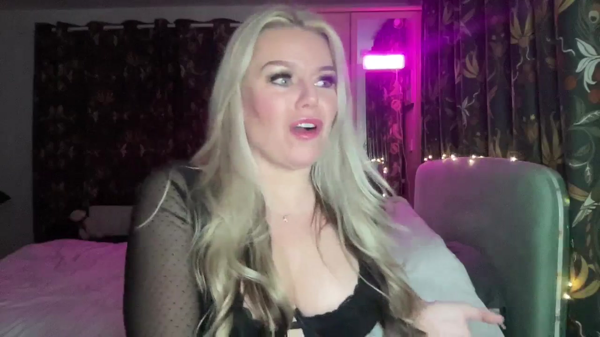 Gallery image thumbnail from LaraBirthday's myfreecams stream on, 01/13/2024, 01:13 image 12 of 20
