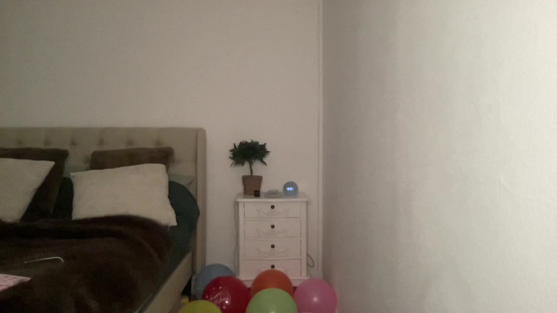 Gallery image thumbnail from LaraBirthday's myfreecams stream on, 01/06/2025, 20:38 image 8 of 20
