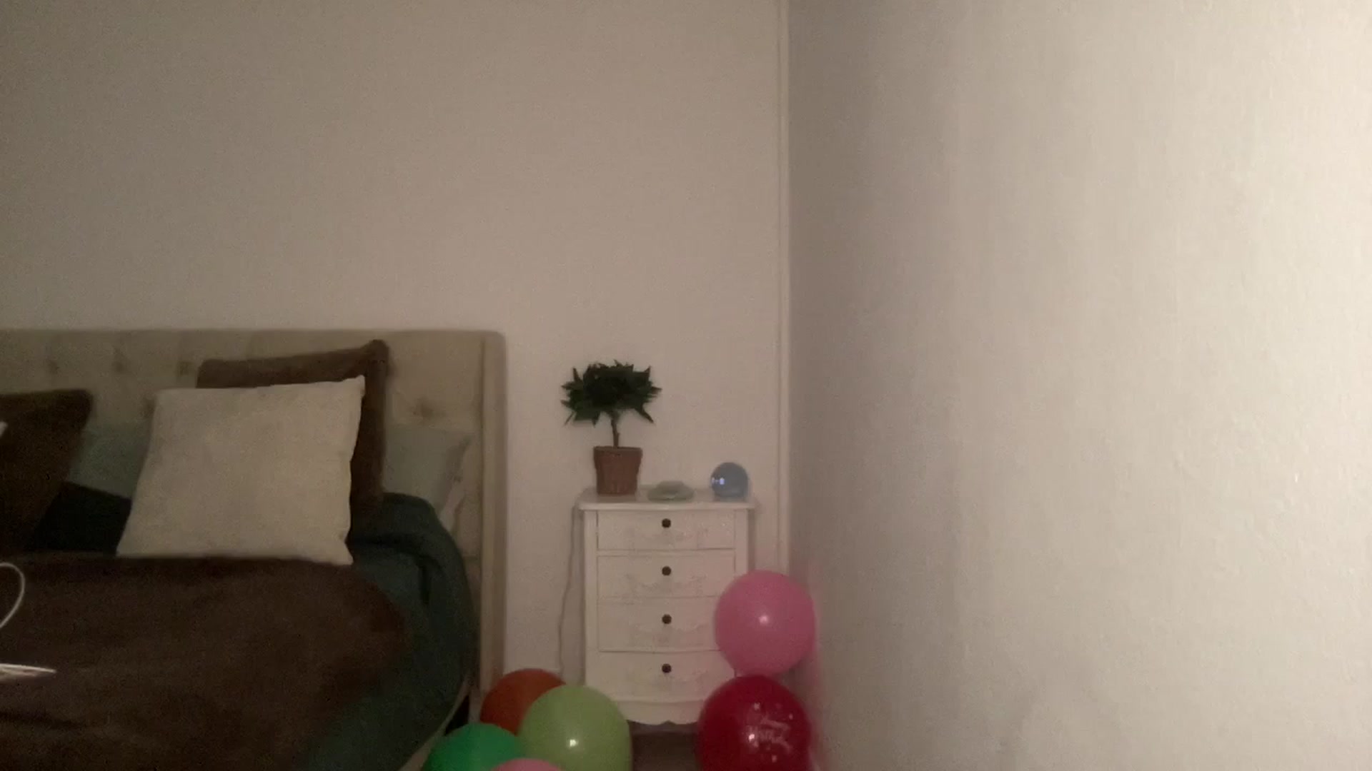 Gallery image thumbnail from LaraBirthday's myfreecams stream on, 01/08/2025, 15:08 image 1 of 20