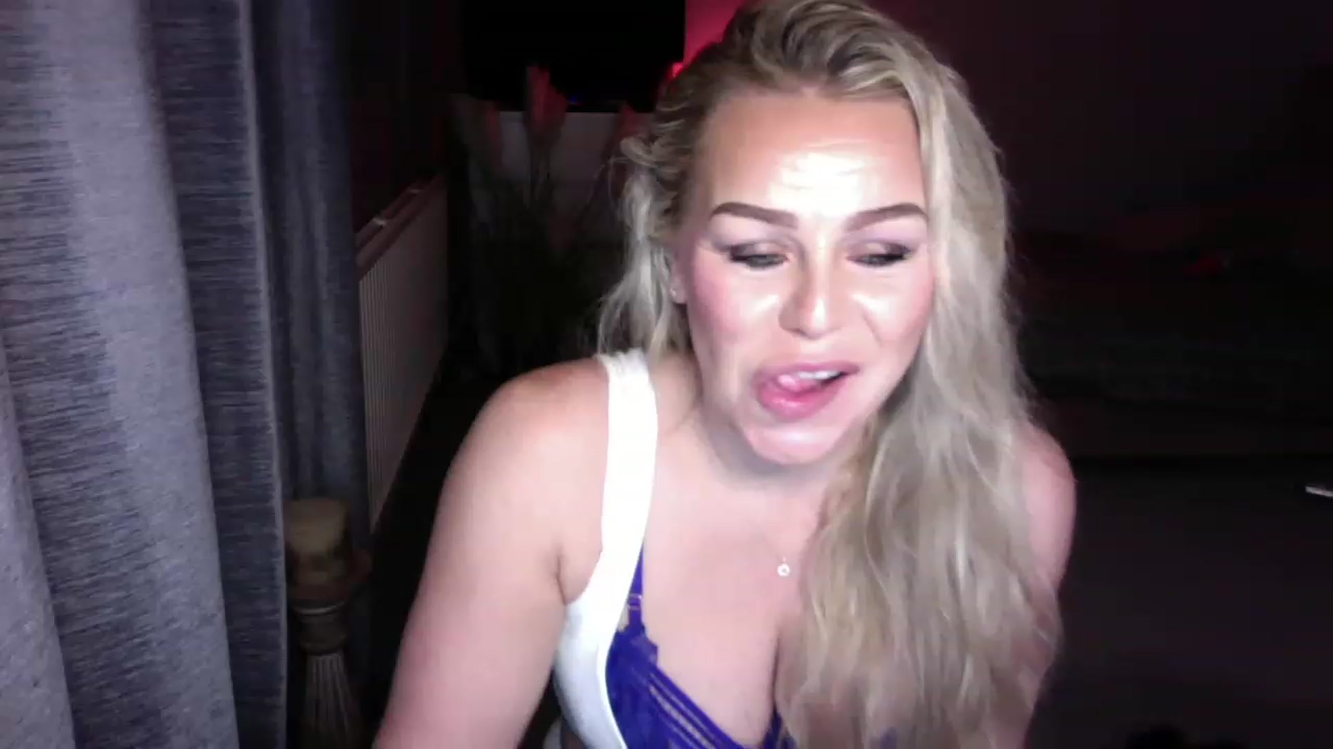 Gallery image thumbnail from LaraLaughs's myfreecams stream on, 11/22/2022, 23:21 image 7 of 20