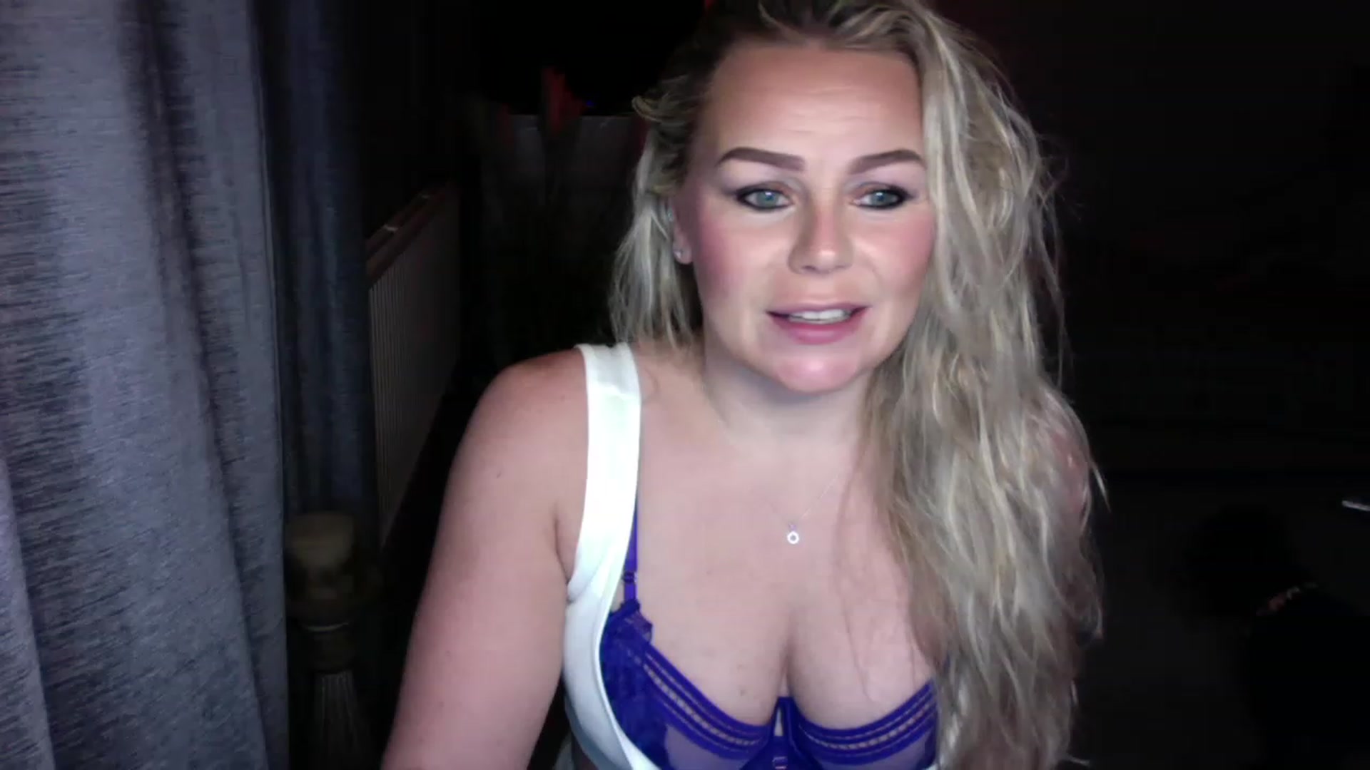 Gallery image thumbnail from LaraLaughs's myfreecams stream on, 11/22/2022, 23:21 image 4 of 20