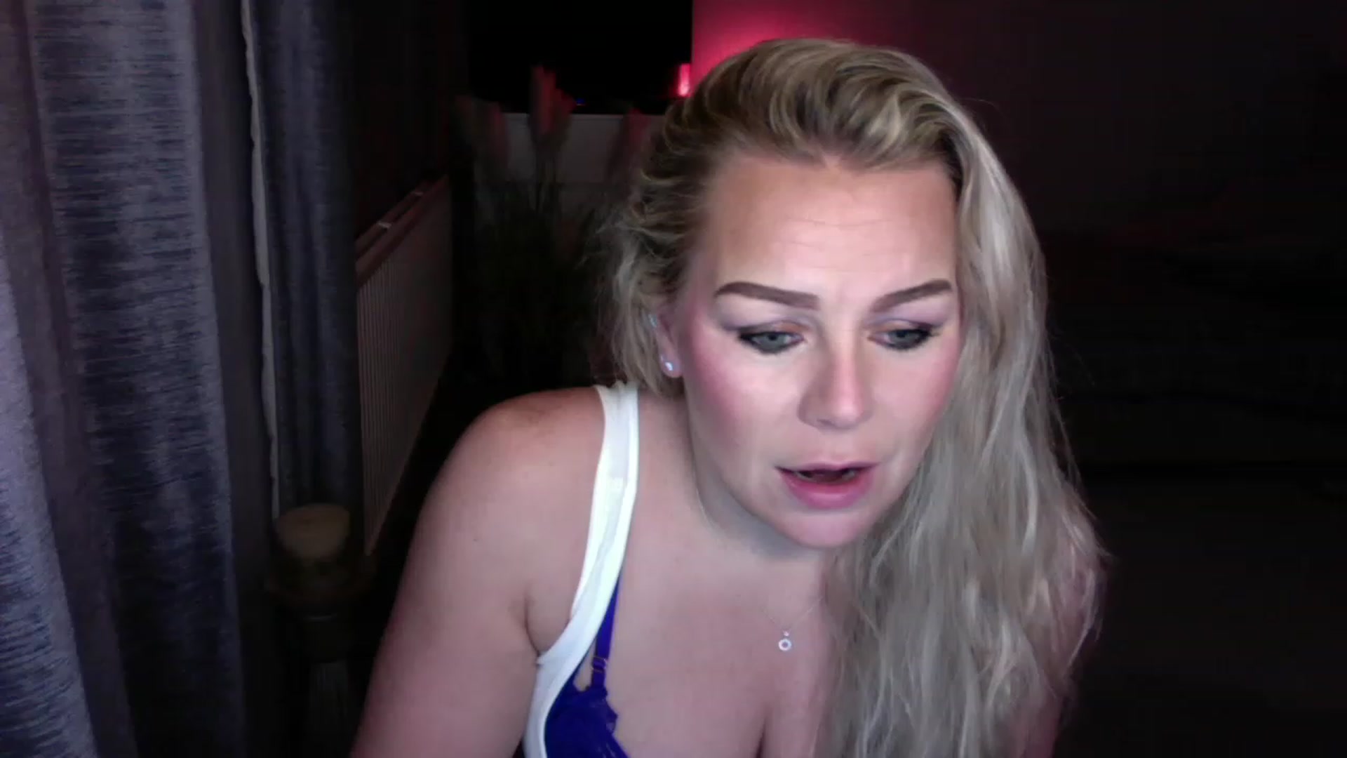 Gallery image thumbnail from LaraLaughs's myfreecams stream on, 11/22/2022, 23:21 image 14 of 20