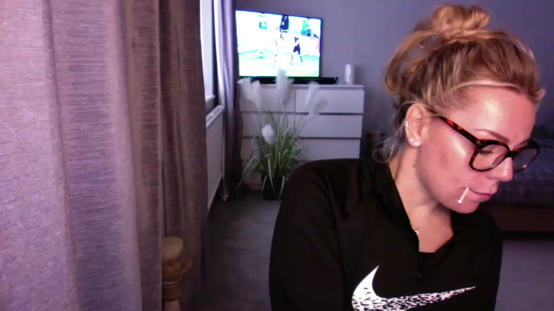 Gallery image thumbnail from LaraLaughs's myfreecams stream on, 11/24/2022, 12:03 image 15 of 20
