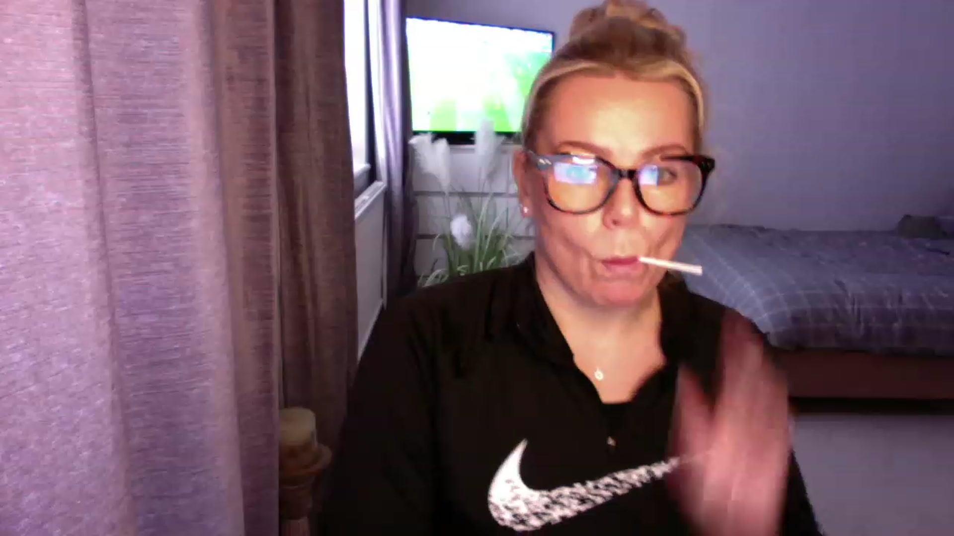 Gallery image thumbnail from LaraLaughs's myfreecams stream on, 11/24/2022, 12:03 image 17 of 20