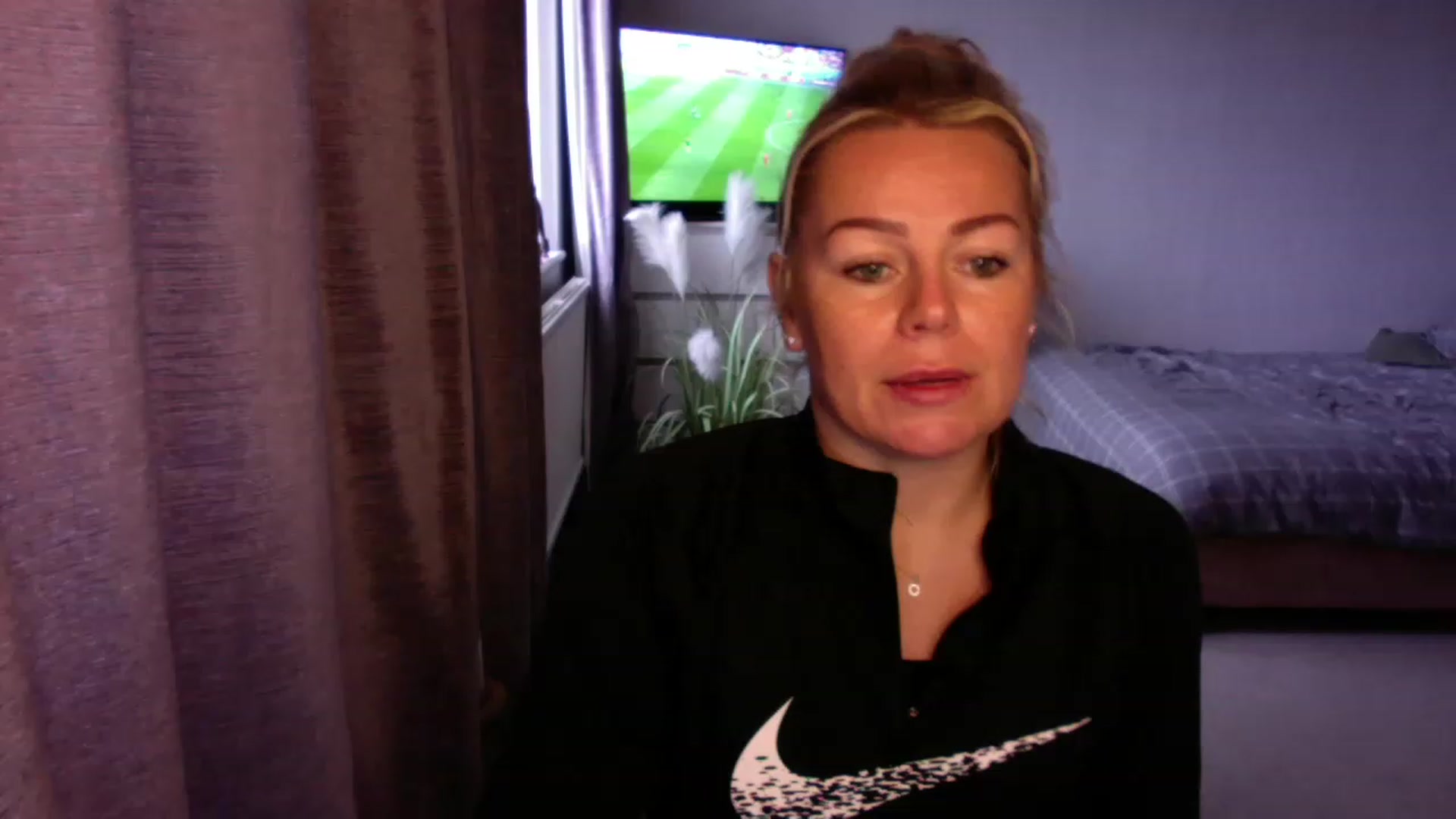 Gallery image thumbnail from LaraLaughs's myfreecams stream on, 11/24/2022, 12:03 image 1 of 20
