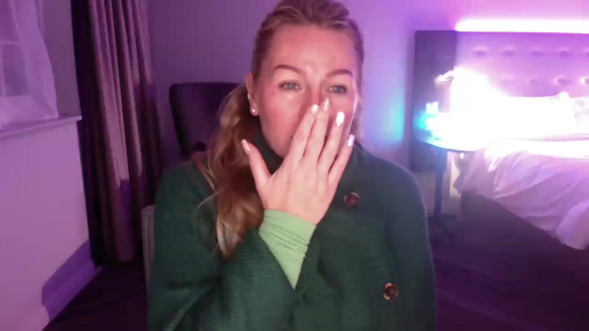 Gallery image thumbnail from LaraLaughs's myfreecams stream on, 11/25/2022, 19:50 image 9 of 20
