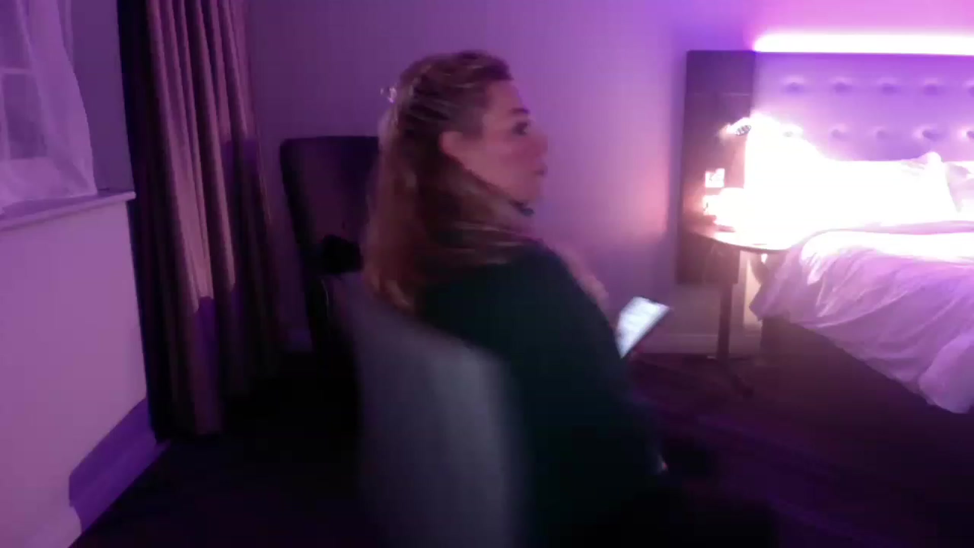 Gallery image thumbnail from LaraLaughs's myfreecams stream on, 11/25/2022, 19:50 image 20 of 20