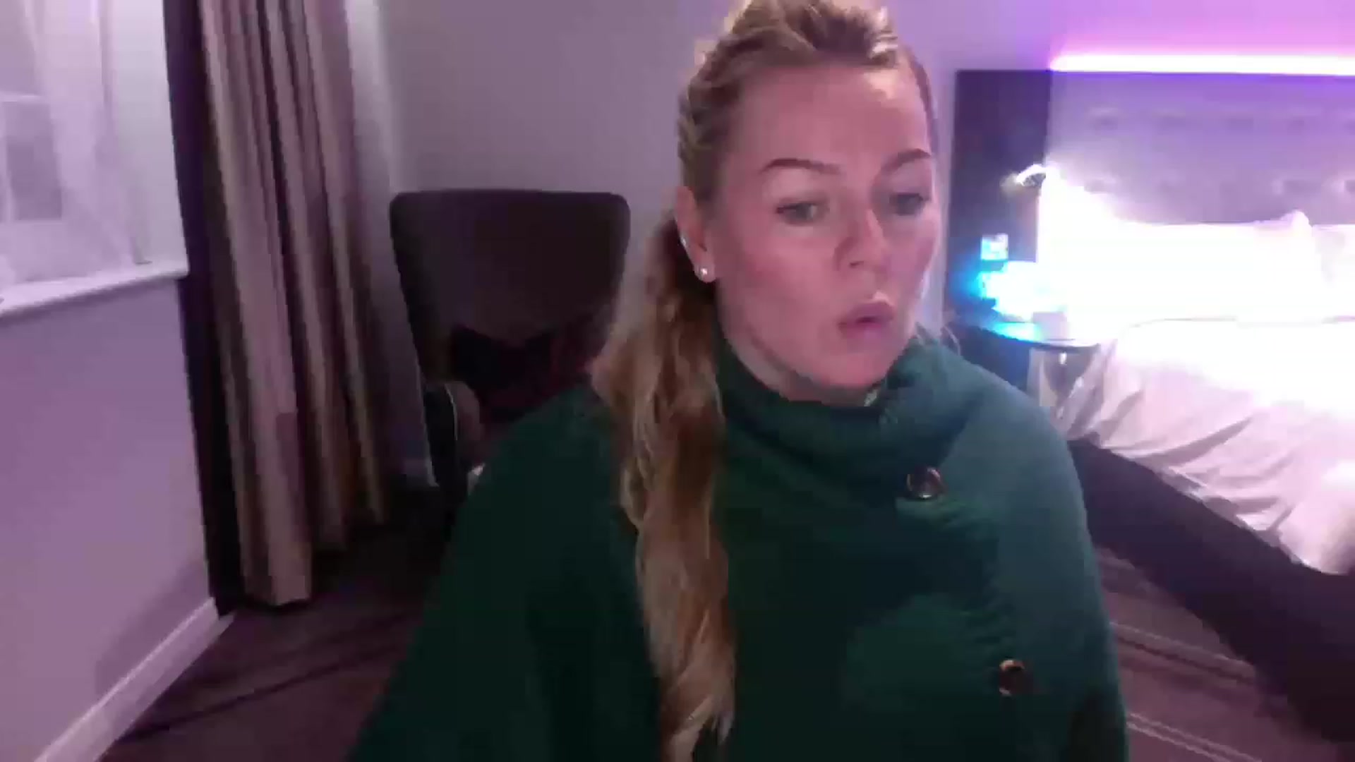 Gallery image thumbnail from LaraLaughs's myfreecams stream on, 11/25/2022, 19:50 image 2 of 20