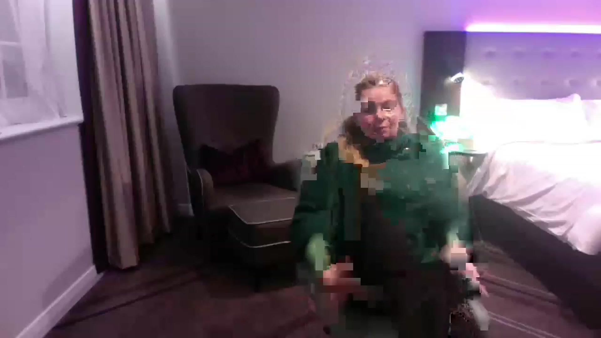 Gallery image thumbnail from LaraLaughs's myfreecams stream on, 11/25/2022, 19:50 image 1 of 20