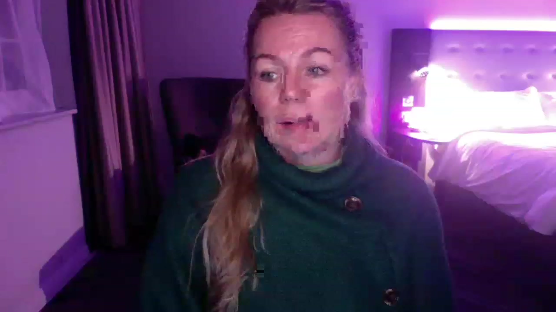 Gallery image thumbnail from LaraLaughs's myfreecams stream on, 11/25/2022, 20:15 image 3 of 20