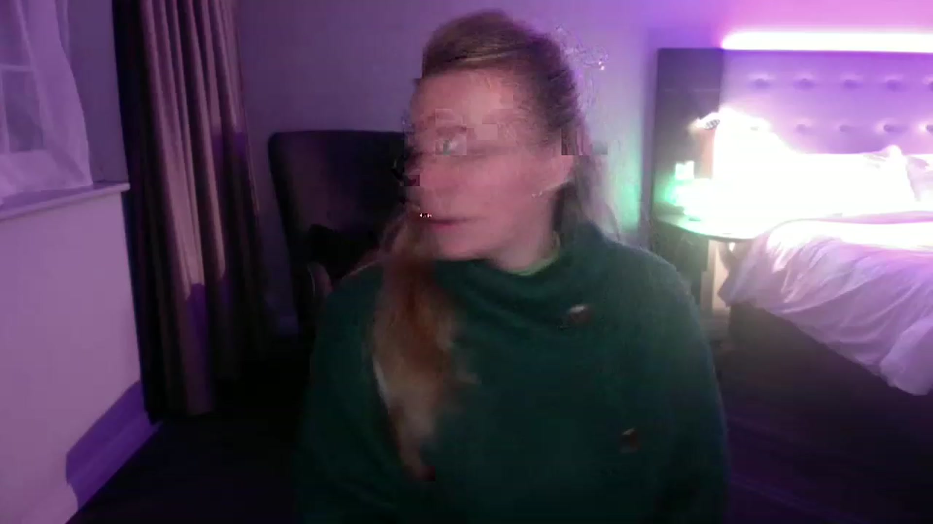Gallery image thumbnail from LaraLaughs's myfreecams stream on, 11/25/2022, 20:15 image 1 of 20