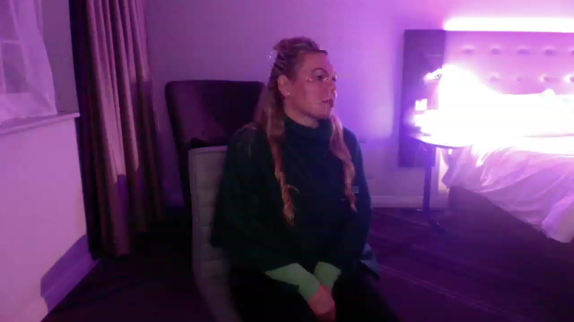Gallery image thumbnail from LaraLaughs's myfreecams stream on, 11/25/2022, 20:15 image 16 of 20