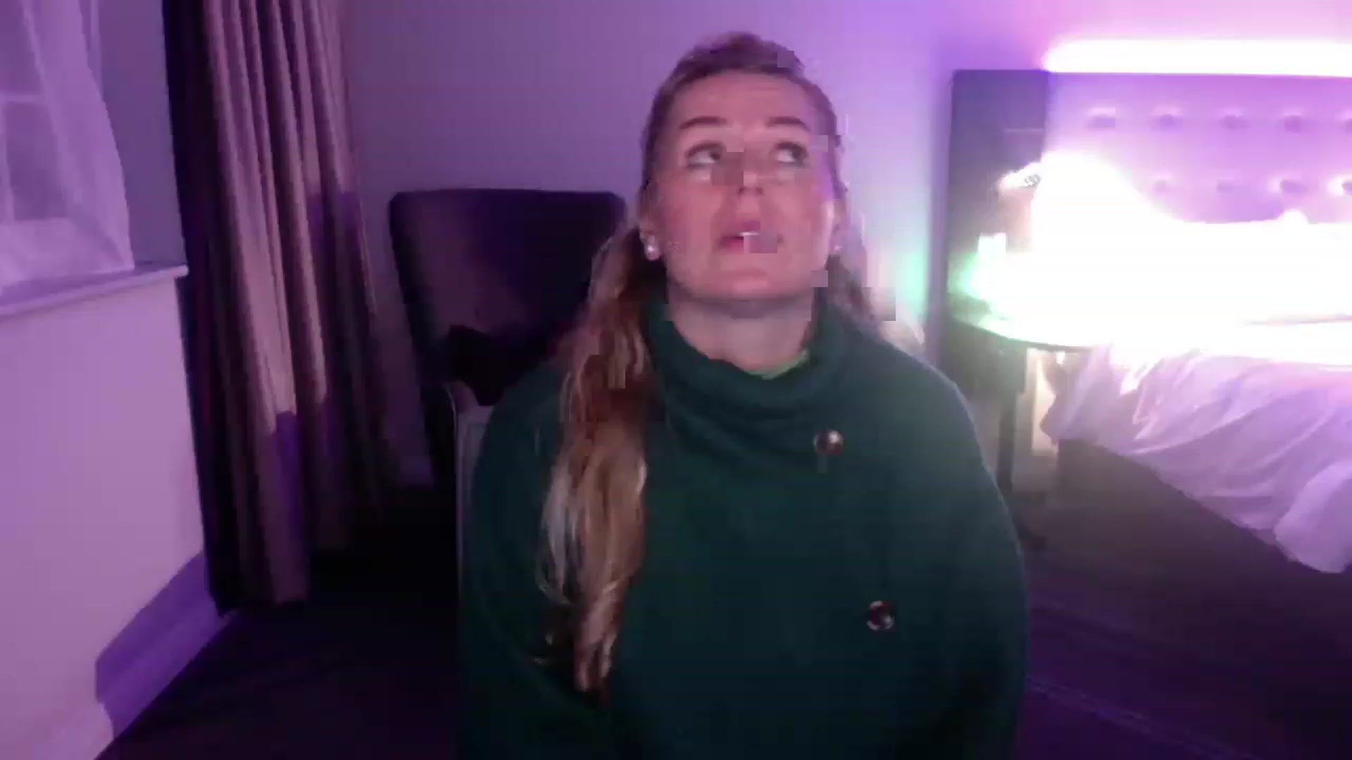 Gallery image thumbnail from LaraLaughs's myfreecams stream on, 11/25/2022, 20:15 image 7 of 20