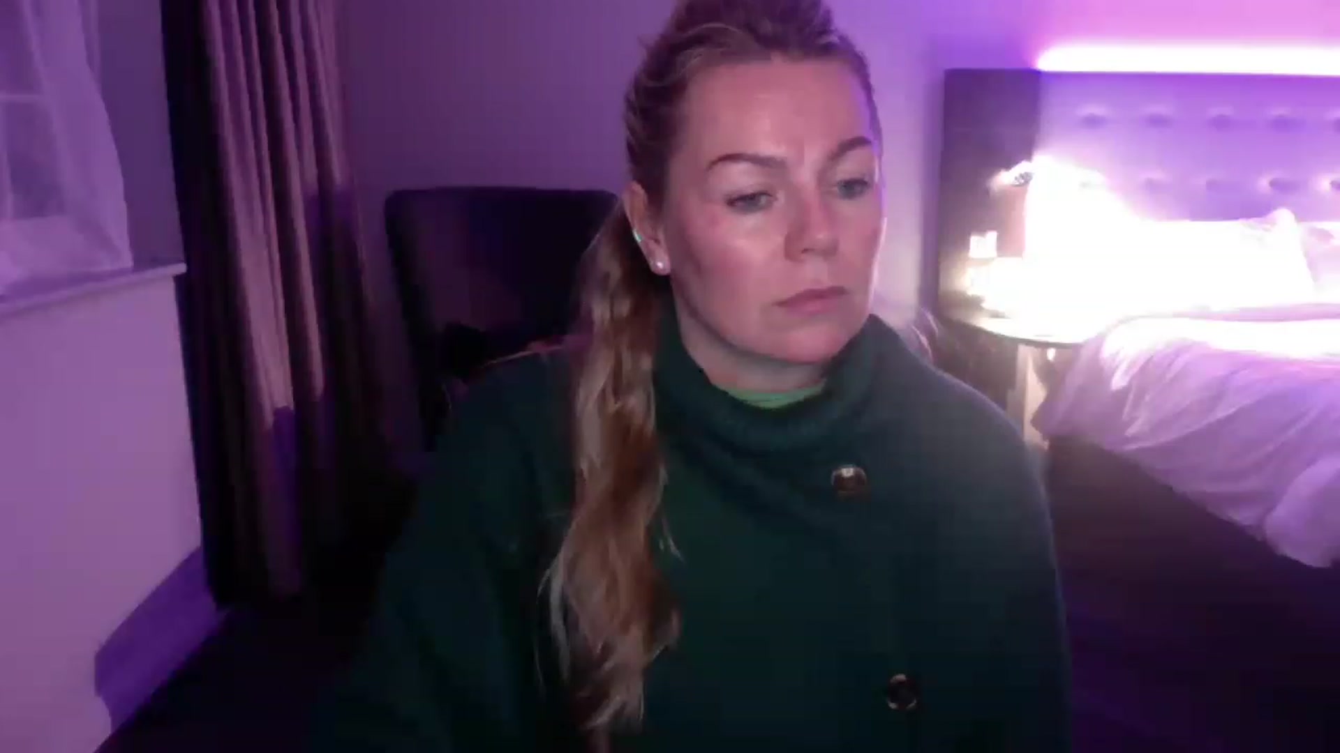 Gallery image thumbnail from LaraLaughs's myfreecams stream on, 11/25/2022, 20:15 image 2 of 20