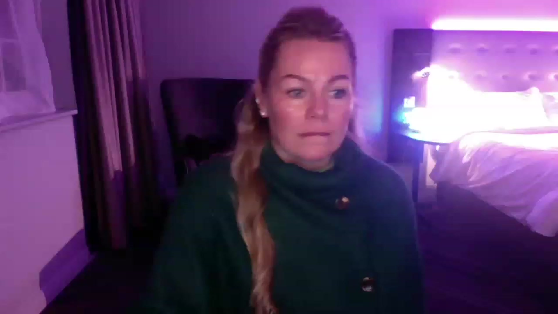 Gallery image thumbnail from LaraLaughs's myfreecams stream on, 11/25/2022, 20:15 image 5 of 20