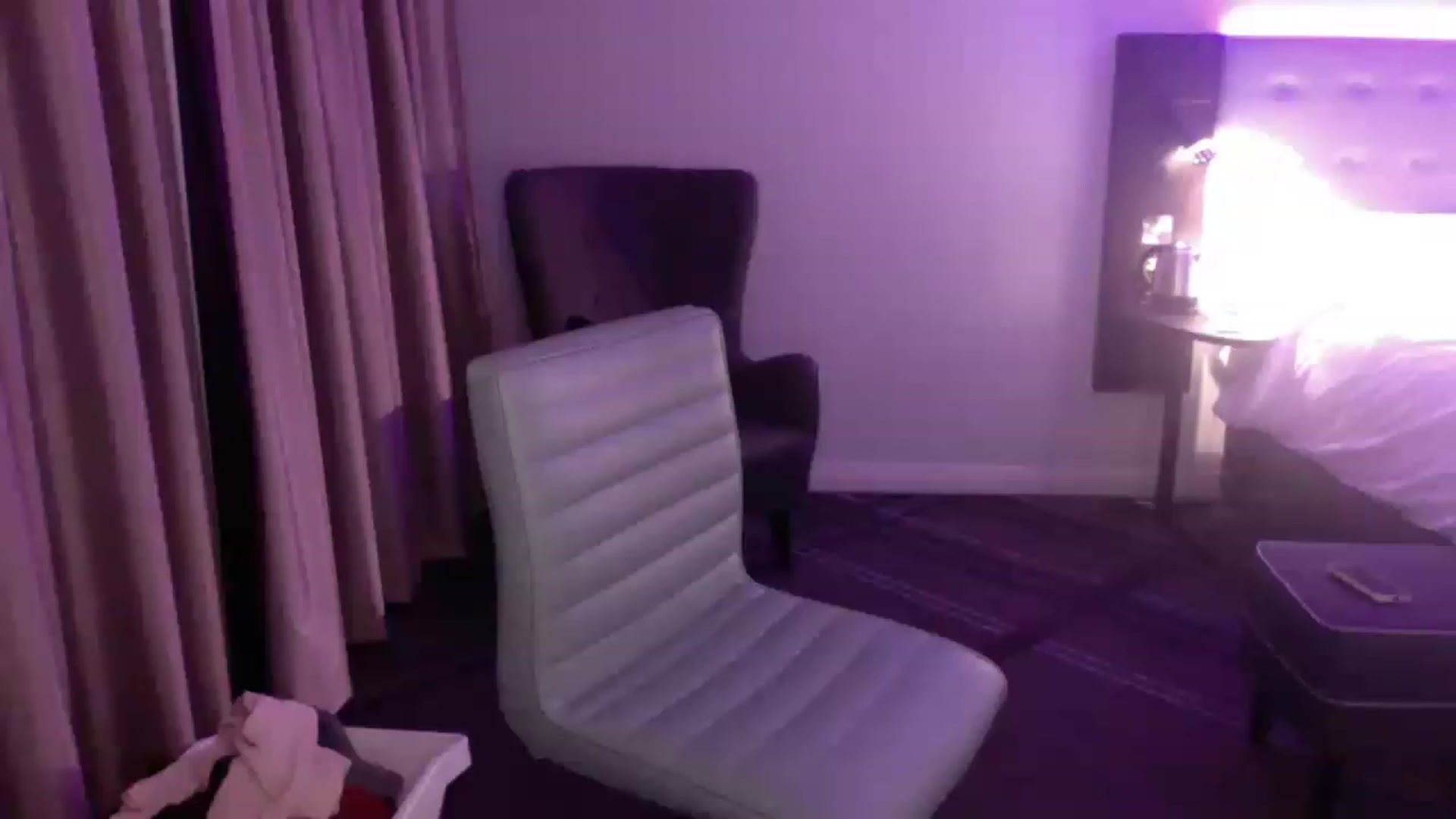 Gallery image thumbnail from LaraLaughs's myfreecams stream on, 11/26/2022, 02:32 image 1 of 20