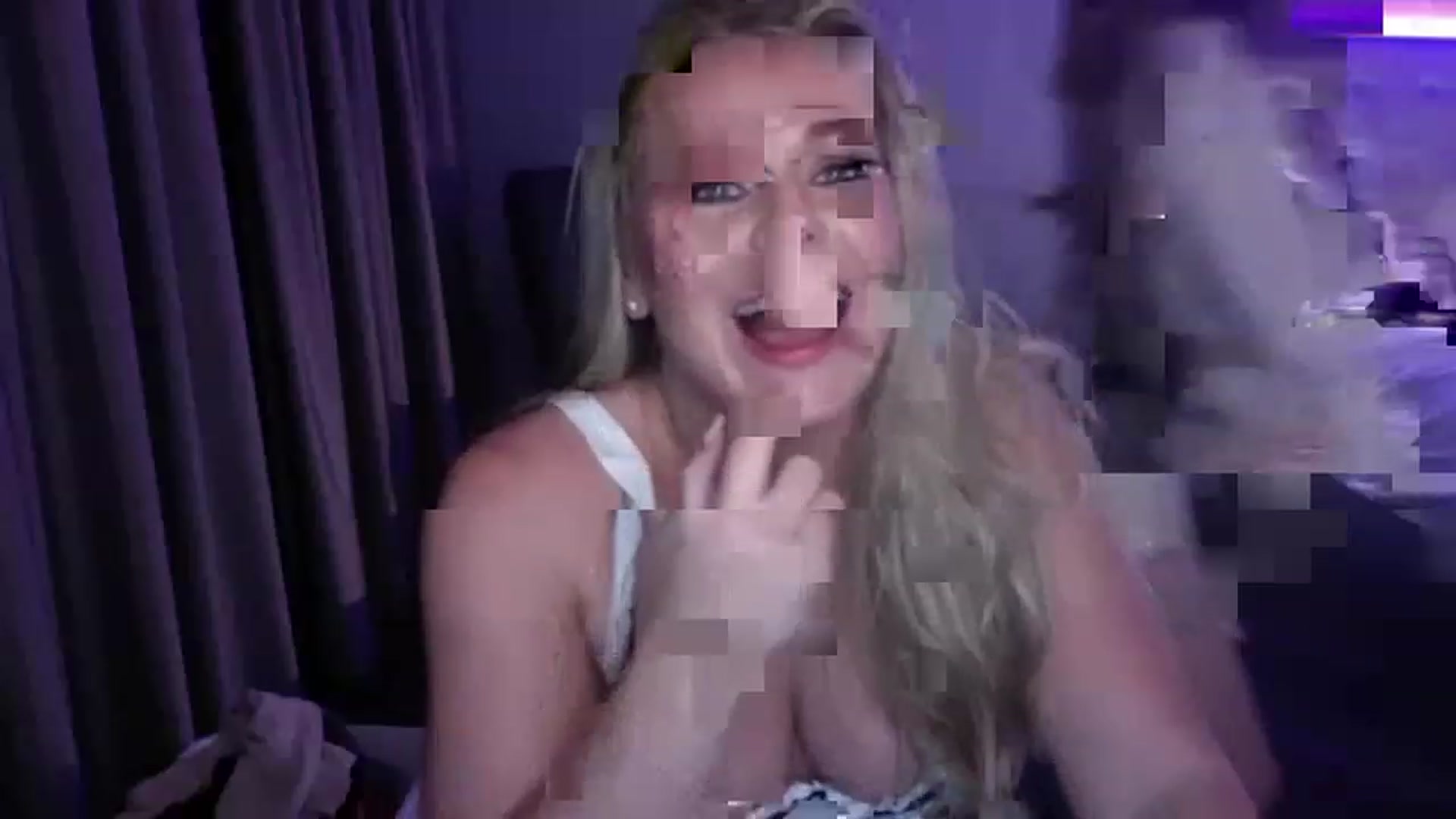 Gallery image thumbnail from LaraLaughs's myfreecams stream on, 11/26/2022, 02:32 image 16 of 20