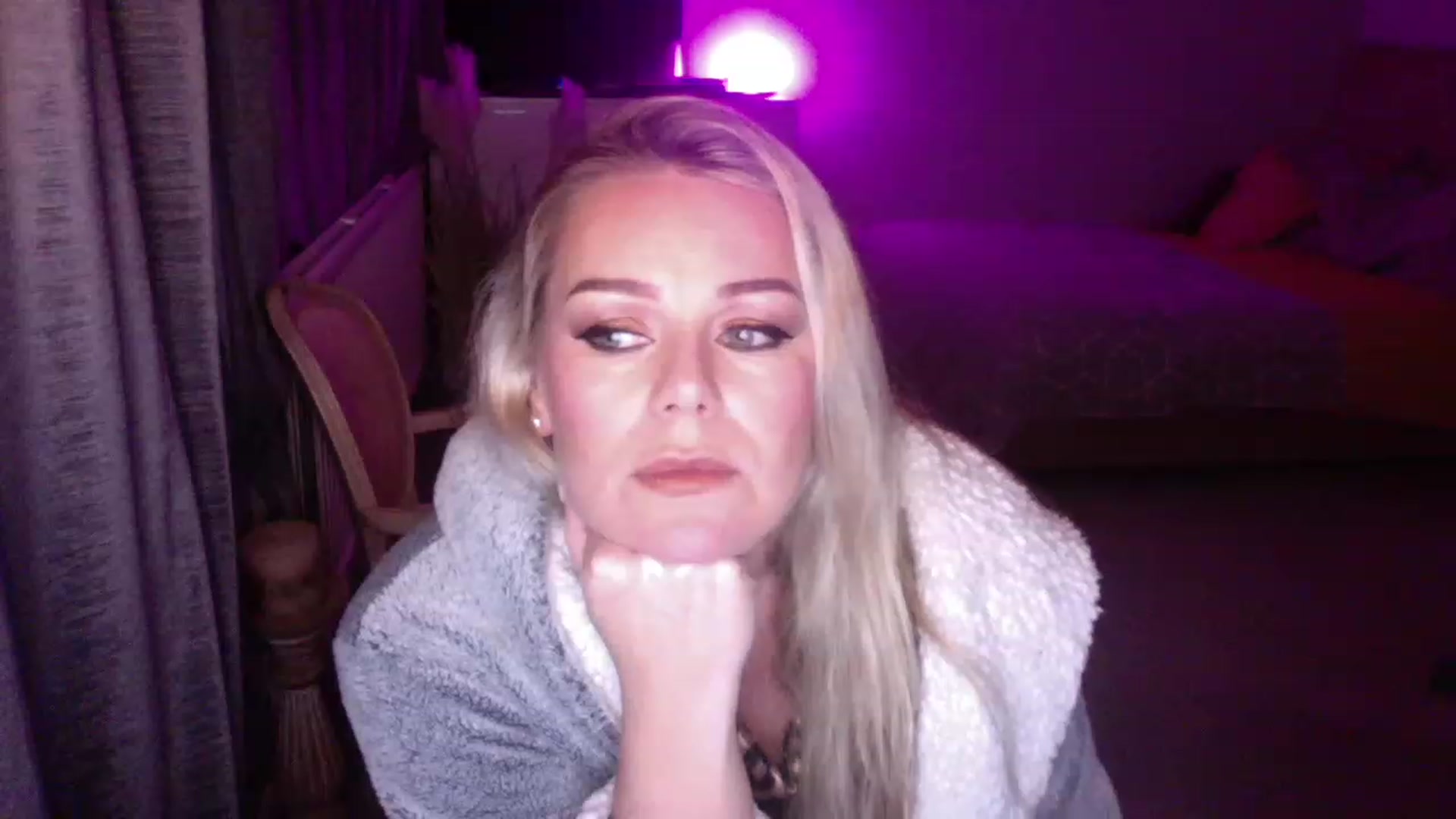 Gallery image thumbnail from LaraLaughs's myfreecams stream on, 11/28/2022, 23:18 image 20 of 20