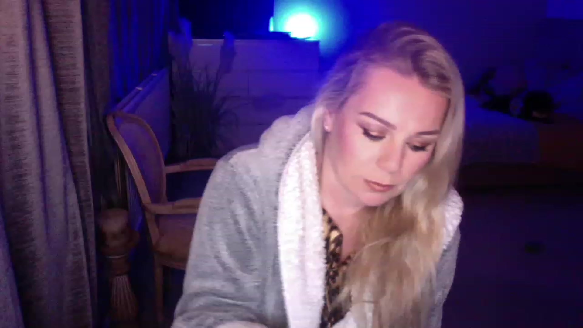 Gallery image thumbnail from LaraLaughs's myfreecams stream on, 11/28/2022, 23:18 image 16 of 20