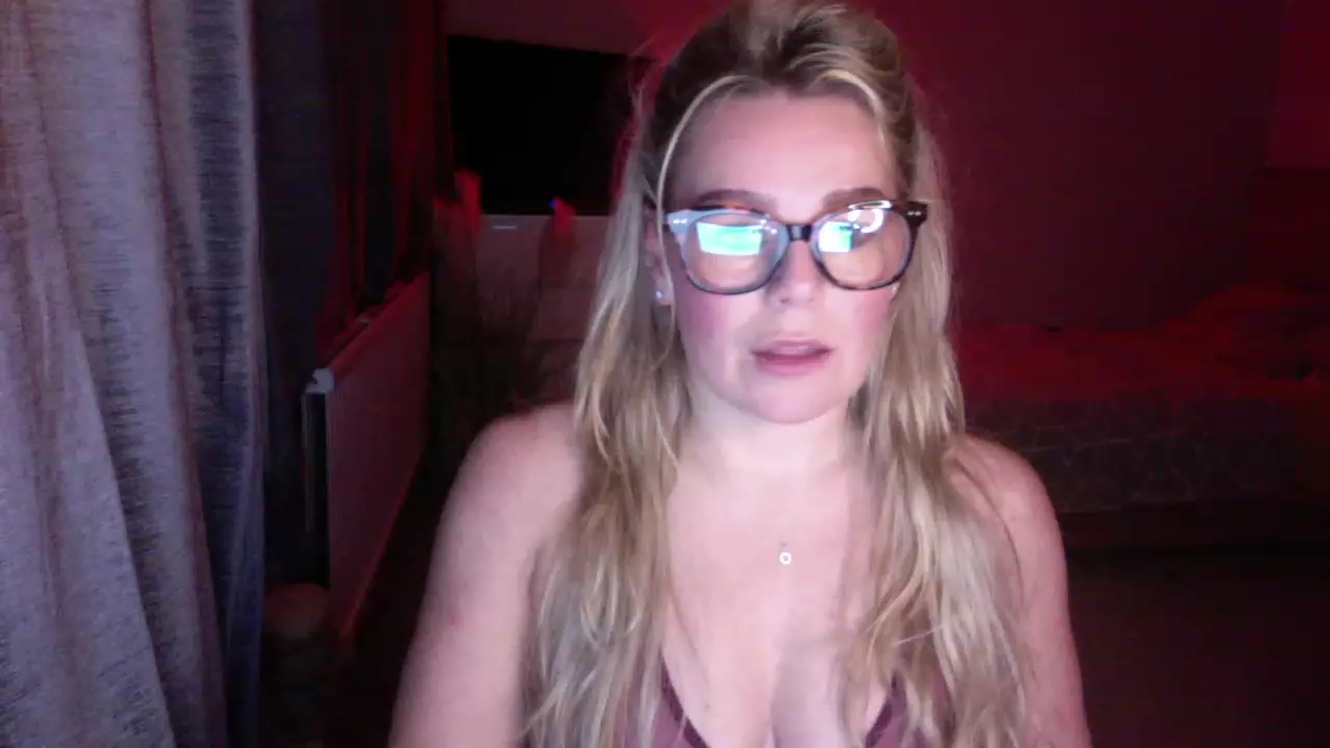 Gallery image thumbnail from LaraLaughs's myfreecams stream on, 11/30/2022, 22:30 image 2 of 20