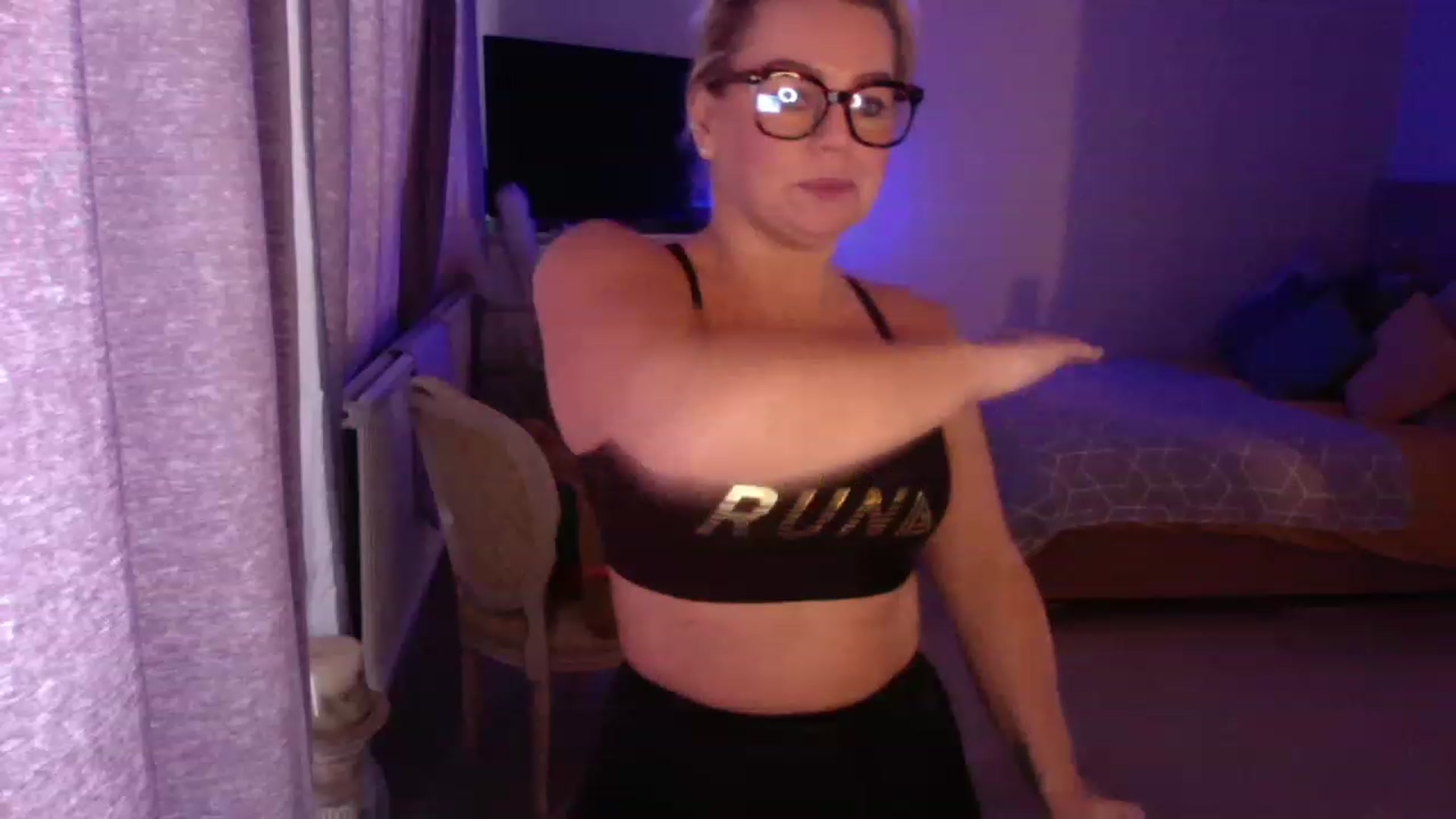 Gallery image thumbnail from LaraLaughs's myfreecams stream on, 12/05/2022, 11:20 image 16 of 20