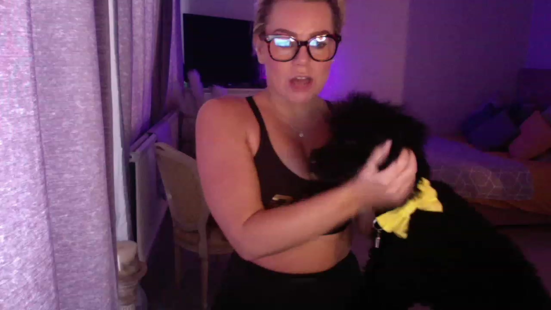 Gallery image thumbnail from LaraLaughs's myfreecams stream on, 12/05/2022, 11:20 image 15 of 20