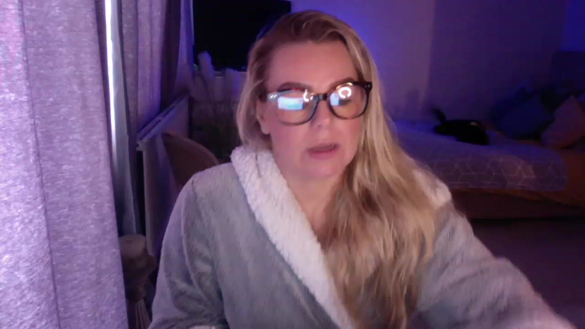 Gallery image thumbnail from LaraLaughs's myfreecams stream on, 12/05/2022, 11:20 image 9 of 20