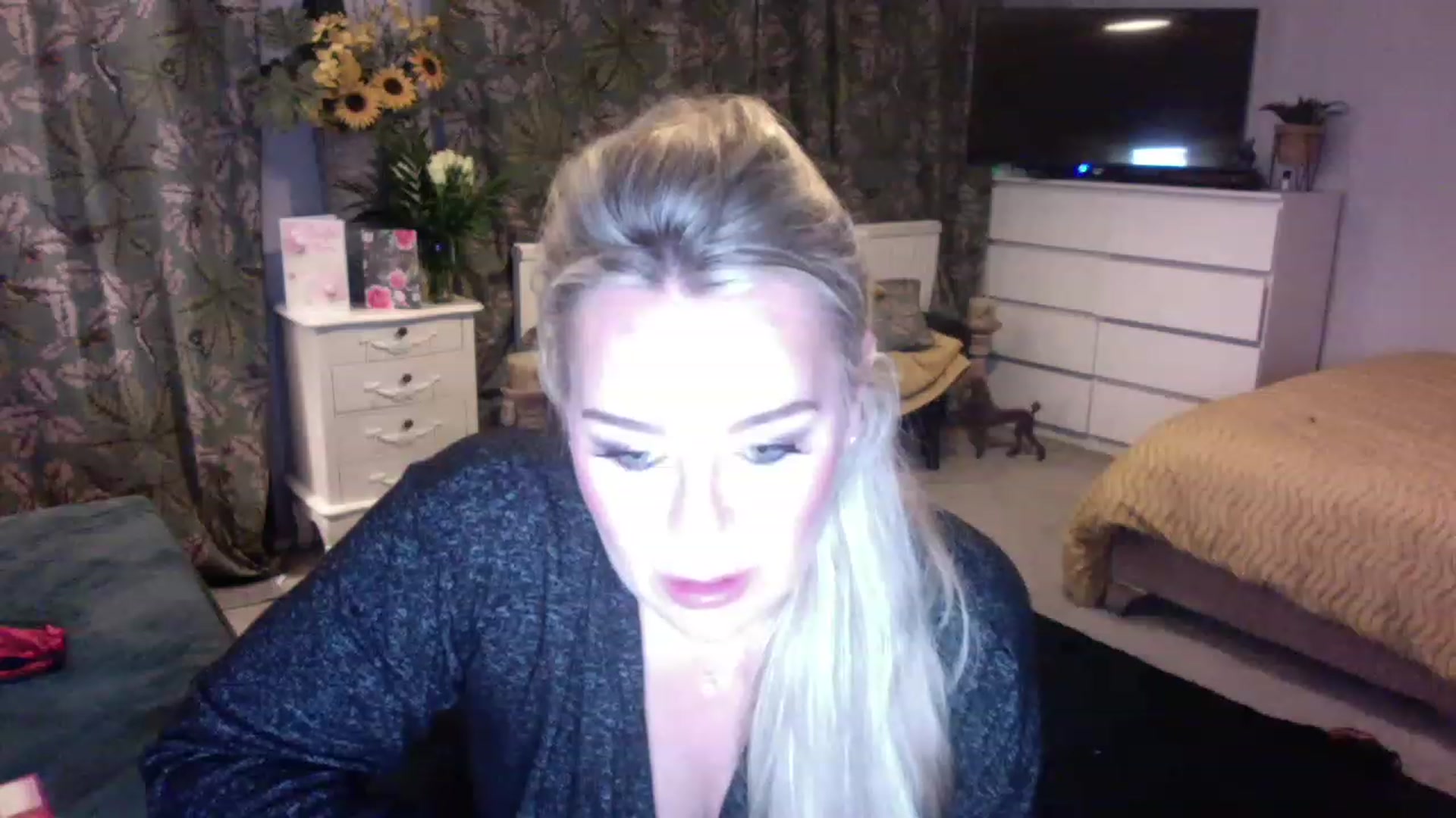 Gallery image thumbnail from LaraLaughs's myfreecams stream on, 01/09/2023, 24:47 image 2 of 20