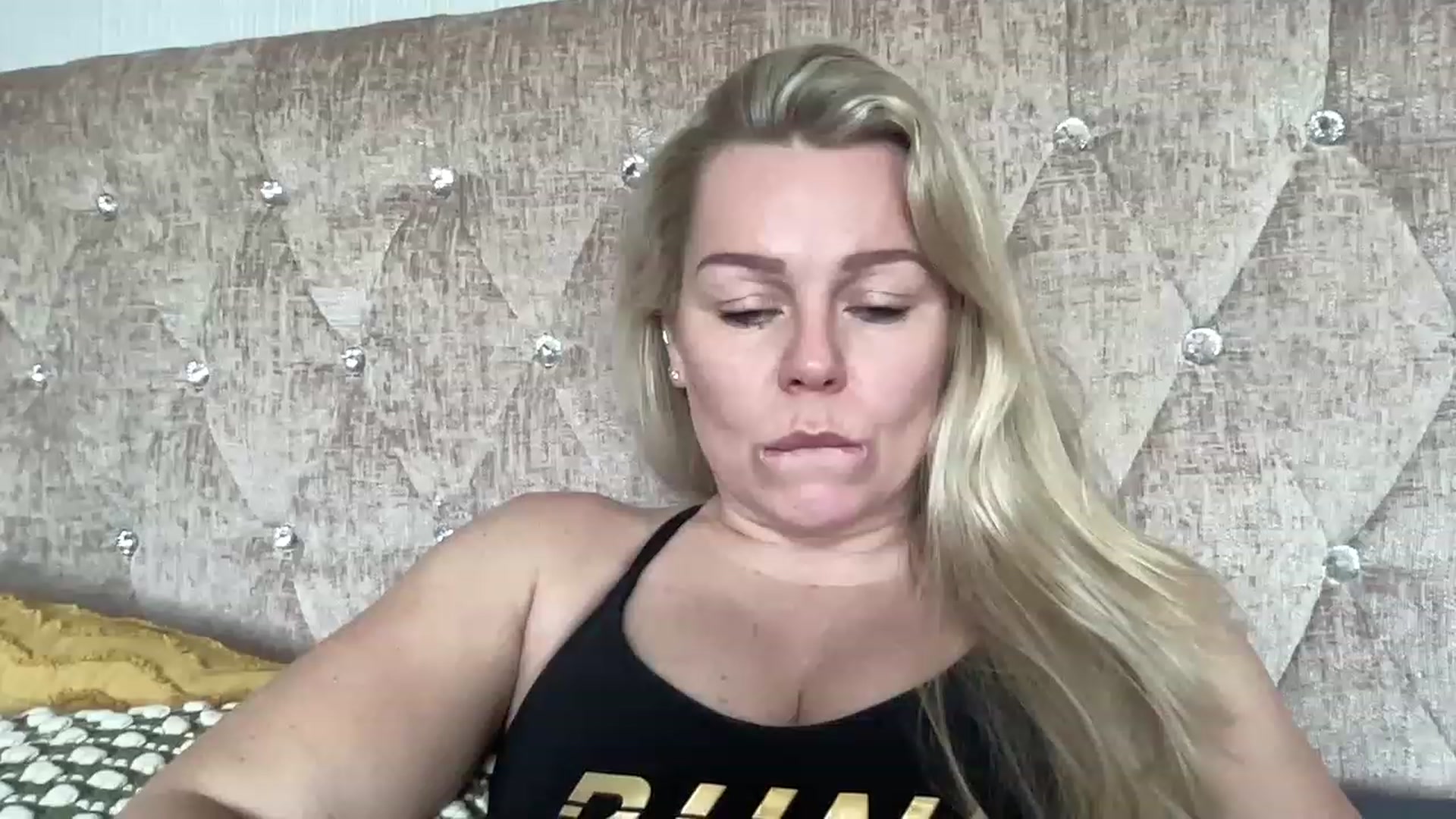 Gallery image thumbnail from LaraLaughs's myfreecams stream on, 02/07/2023, 14:37 image 19 of 20