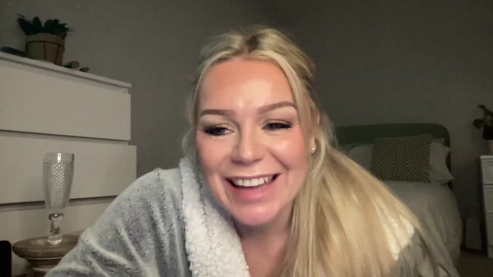 Gallery image thumbnail from LaraLaughs's myfreecams stream on, 02/11/2023, 18:42 image 11 of 20