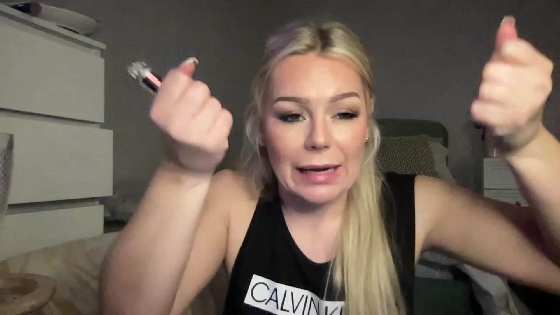 Gallery image thumbnail from LaraLaughs's myfreecams stream on, 02/11/2023, 19:46 image 15 of 20