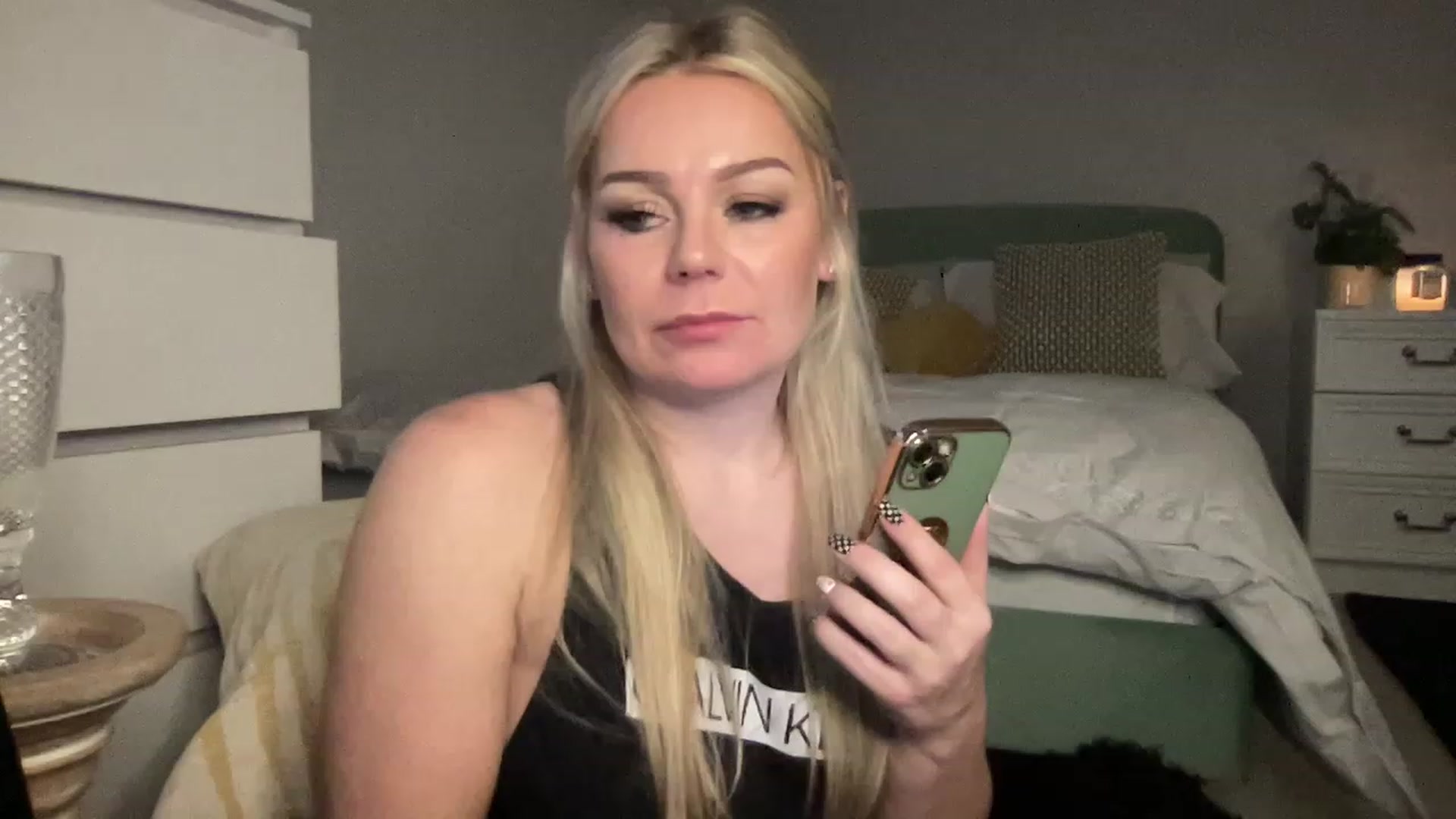 Gallery image thumbnail from LaraLaughs's myfreecams stream on, 02/11/2023, 22:11 image 14 of 20