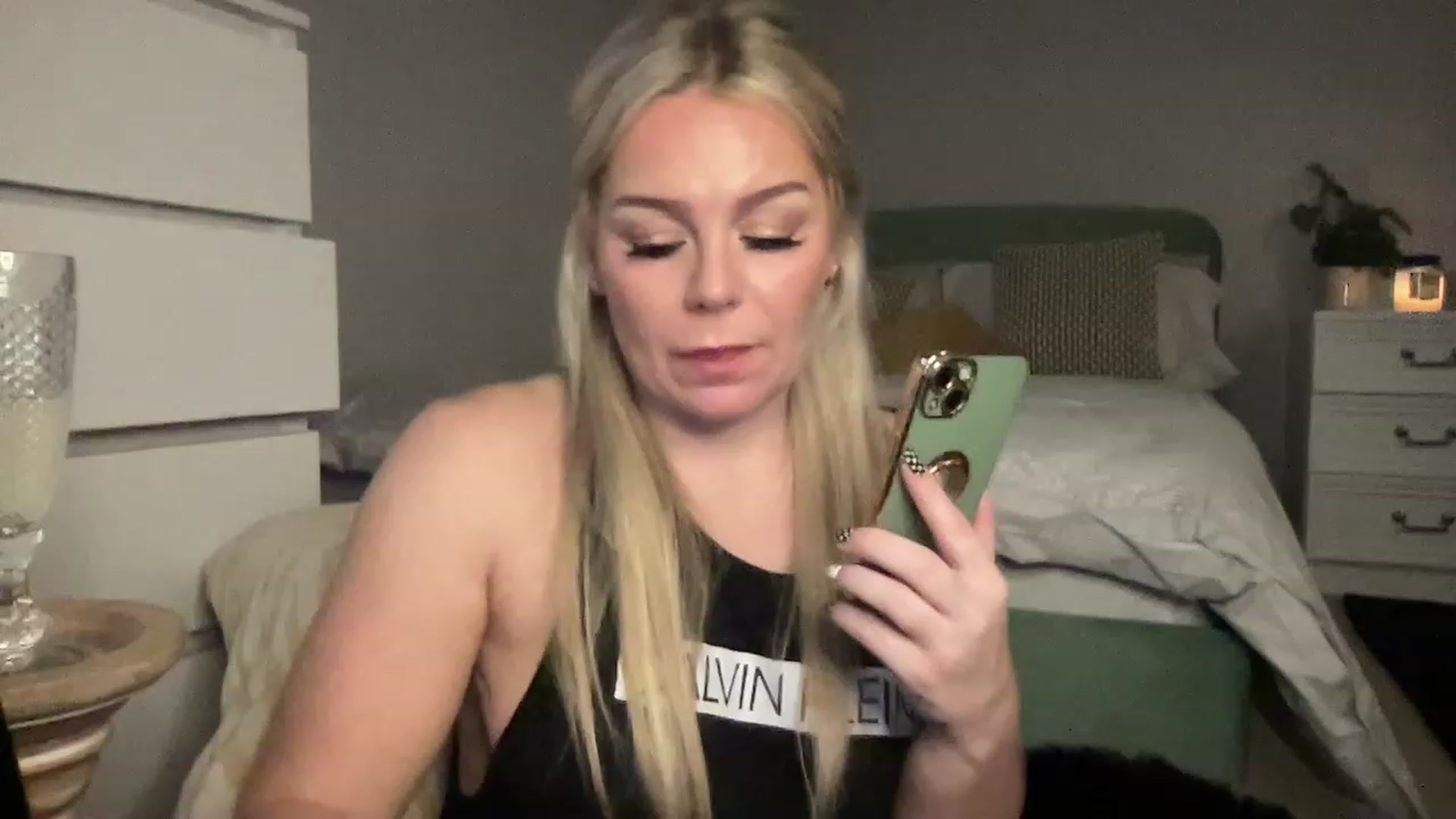 Gallery image thumbnail from LaraLaughs's myfreecams stream on, 02/11/2023, 22:11 image 10 of 20