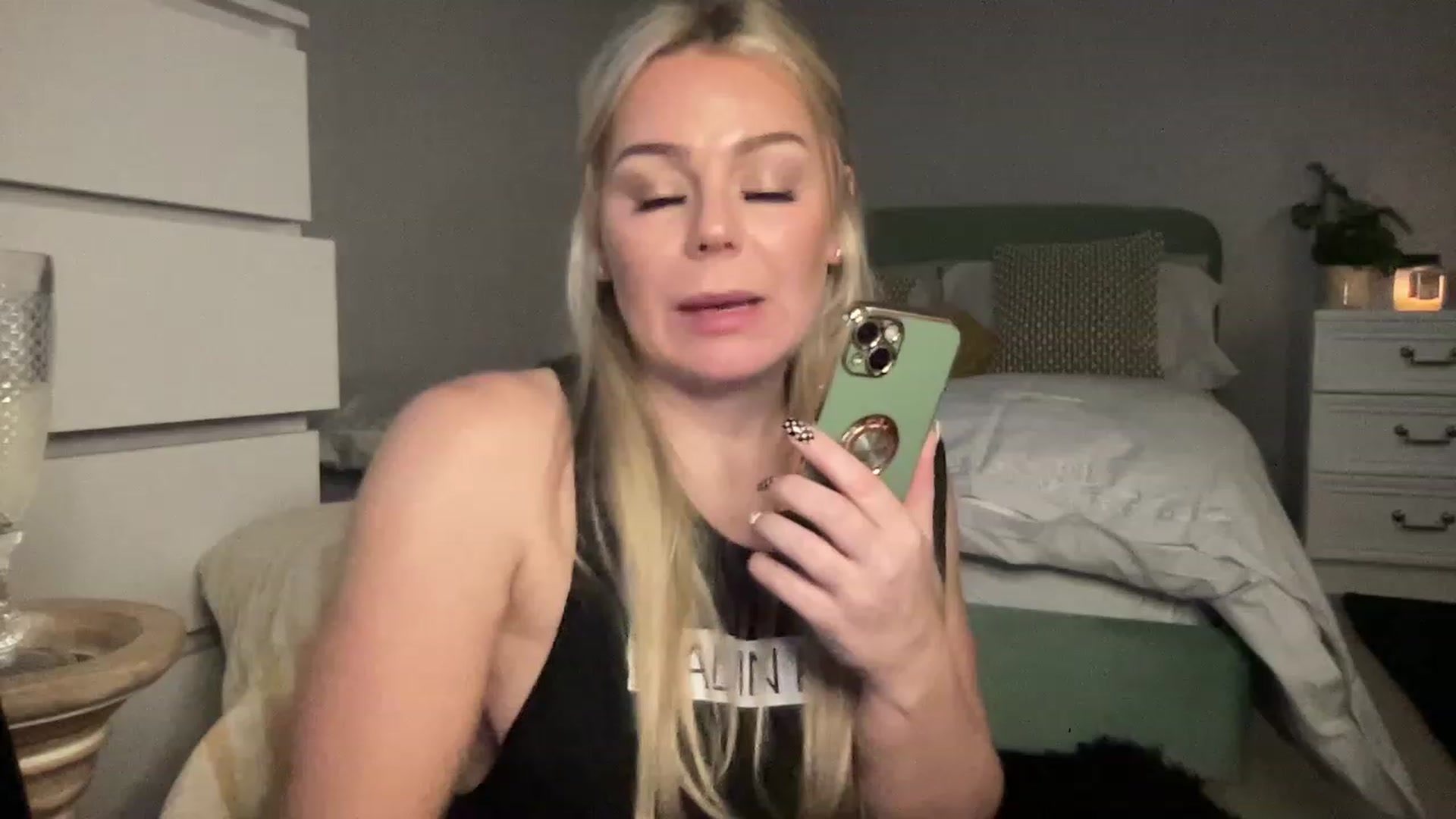 Gallery image thumbnail from LaraLaughs's myfreecams stream on, 02/11/2023, 22:11 image 12 of 20