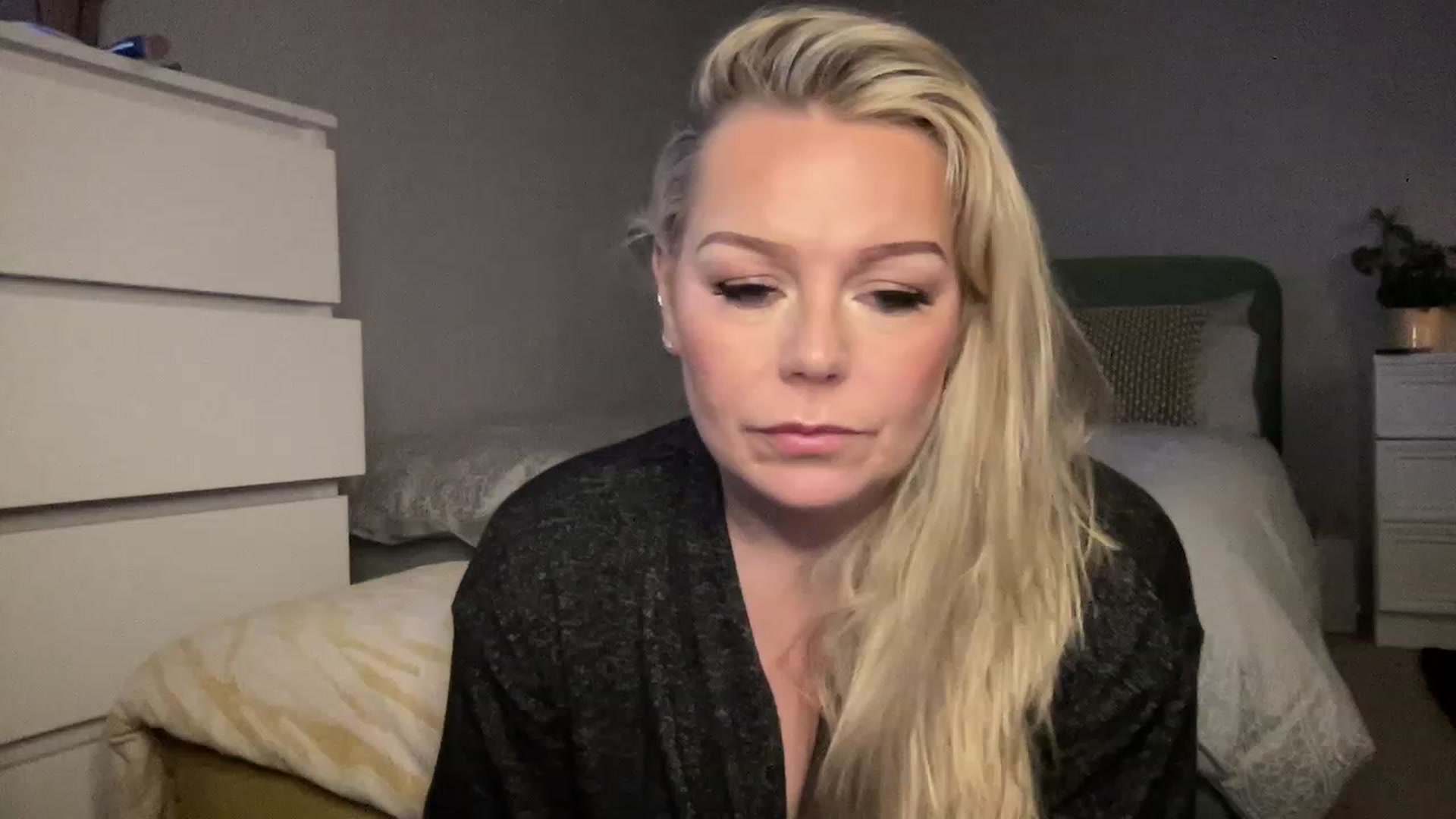 Gallery image thumbnail from LaraLaughs's myfreecams stream on, 02/12/2023, 19:19 image 18 of 20