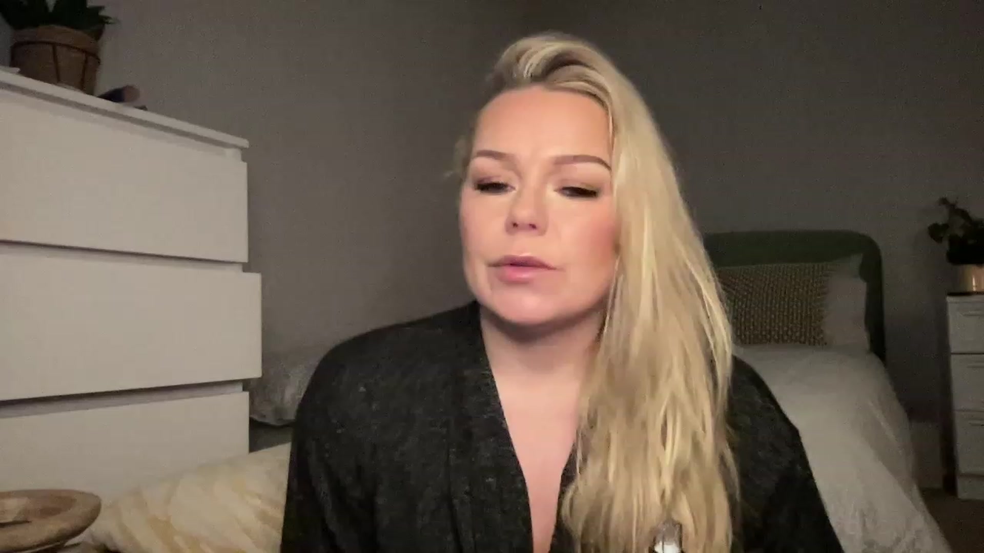 Gallery image thumbnail from LaraLaughs's myfreecams stream on, 02/12/2023, 19:19 image 11 of 20