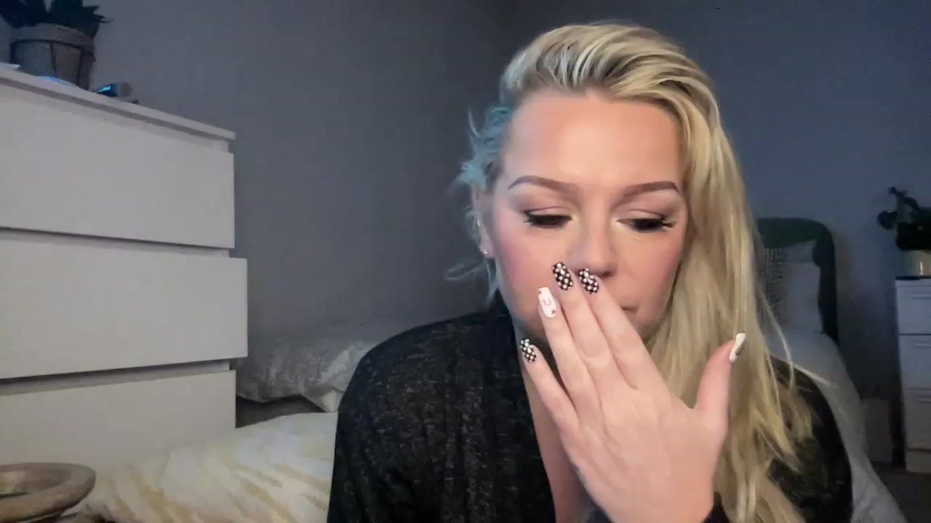 Gallery image thumbnail from LaraLaughs's myfreecams stream on, 02/12/2023, 19:19 image 9 of 20