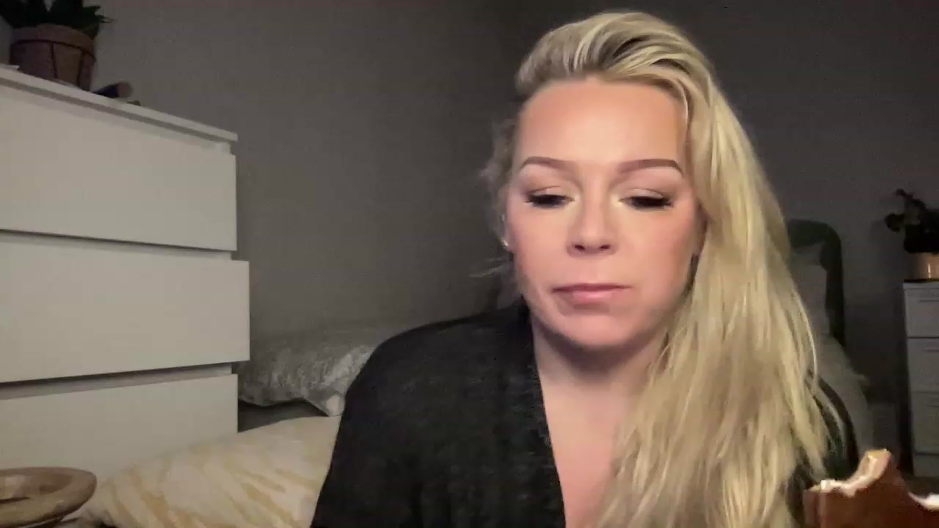 Gallery image thumbnail from LaraLaughs's myfreecams stream on, 02/12/2023, 19:19 image 7 of 20