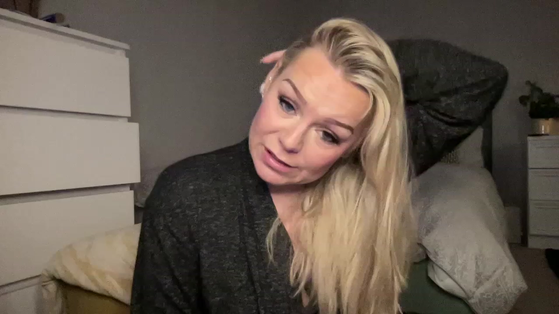 Gallery image thumbnail from LaraLaughs's myfreecams stream on, 02/12/2023, 20:24 image 1 of 20