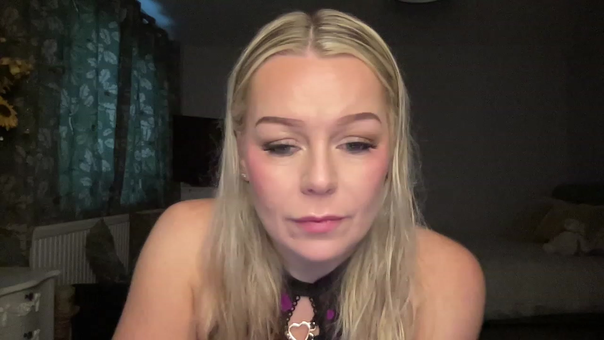 Gallery image thumbnail from LaraLaughs's myfreecams stream on, 02/14/2023, 17:25 image 2 of 20