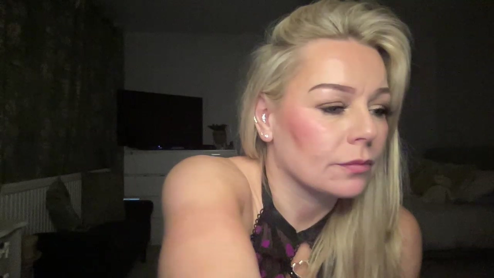 Gallery image thumbnail from LaraLaughs's myfreecams stream on, 02/14/2023, 20:14 image 13 of 20